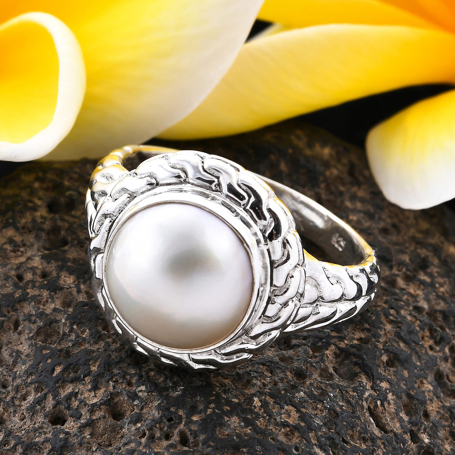 Royal Bali Collection - White Mabe Pearl Ring in Sterling Silver, Silver wt 8.25 Gms