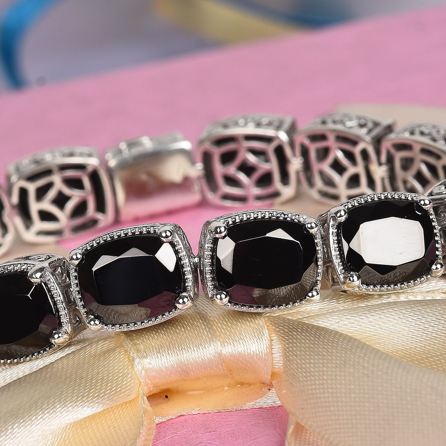 Elite Shungite Bracelet (Size 7.5) with Magnetic Lock in Platinum Overlay Sterling Silver 13.00 Ct, Silver Wt 24.00 Gms