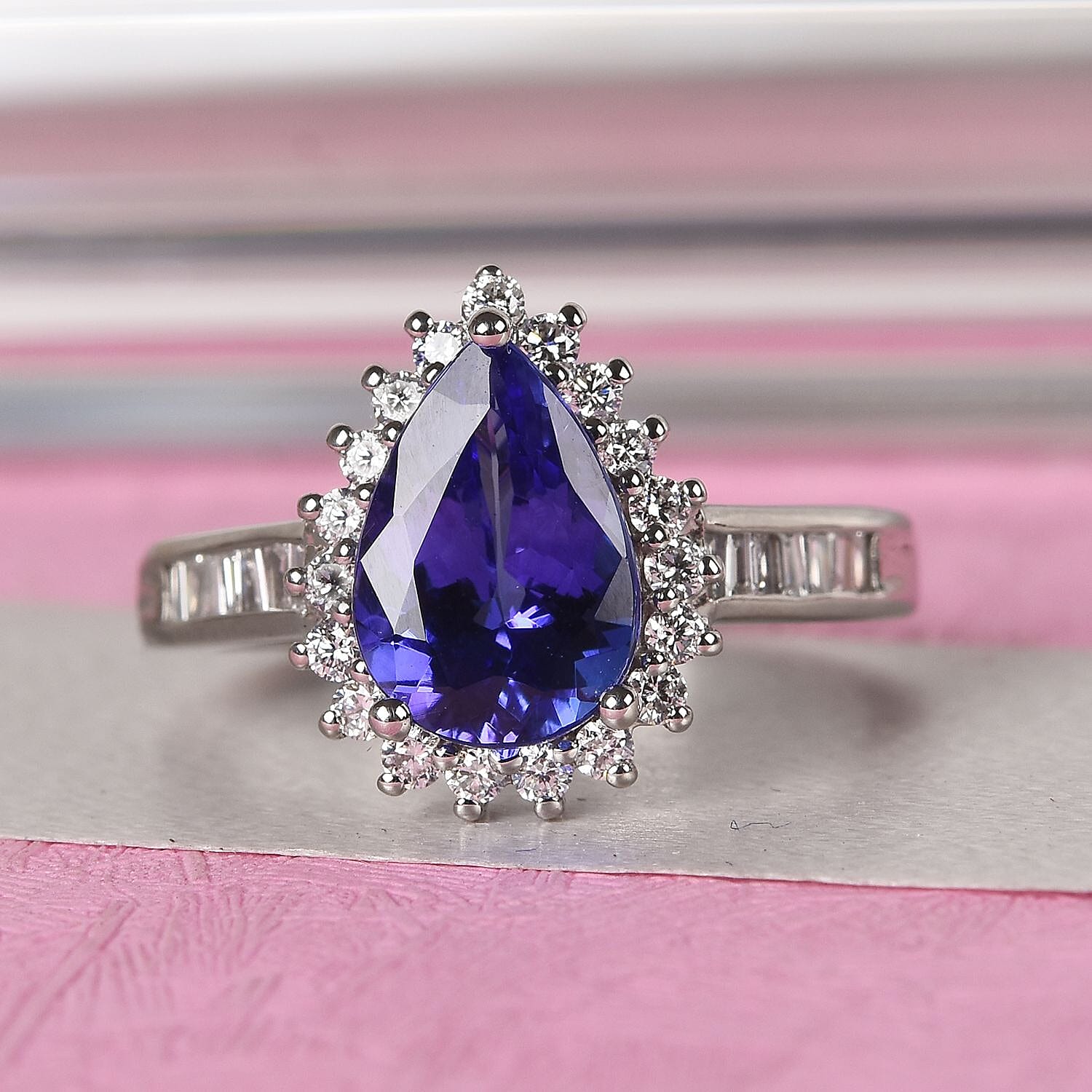 RHAPSODY 950 Platinum AAAA Tanzanite and Diamond (VS-E-F) Ring 2.50 Ct, Platinum wt 6.30 Gms