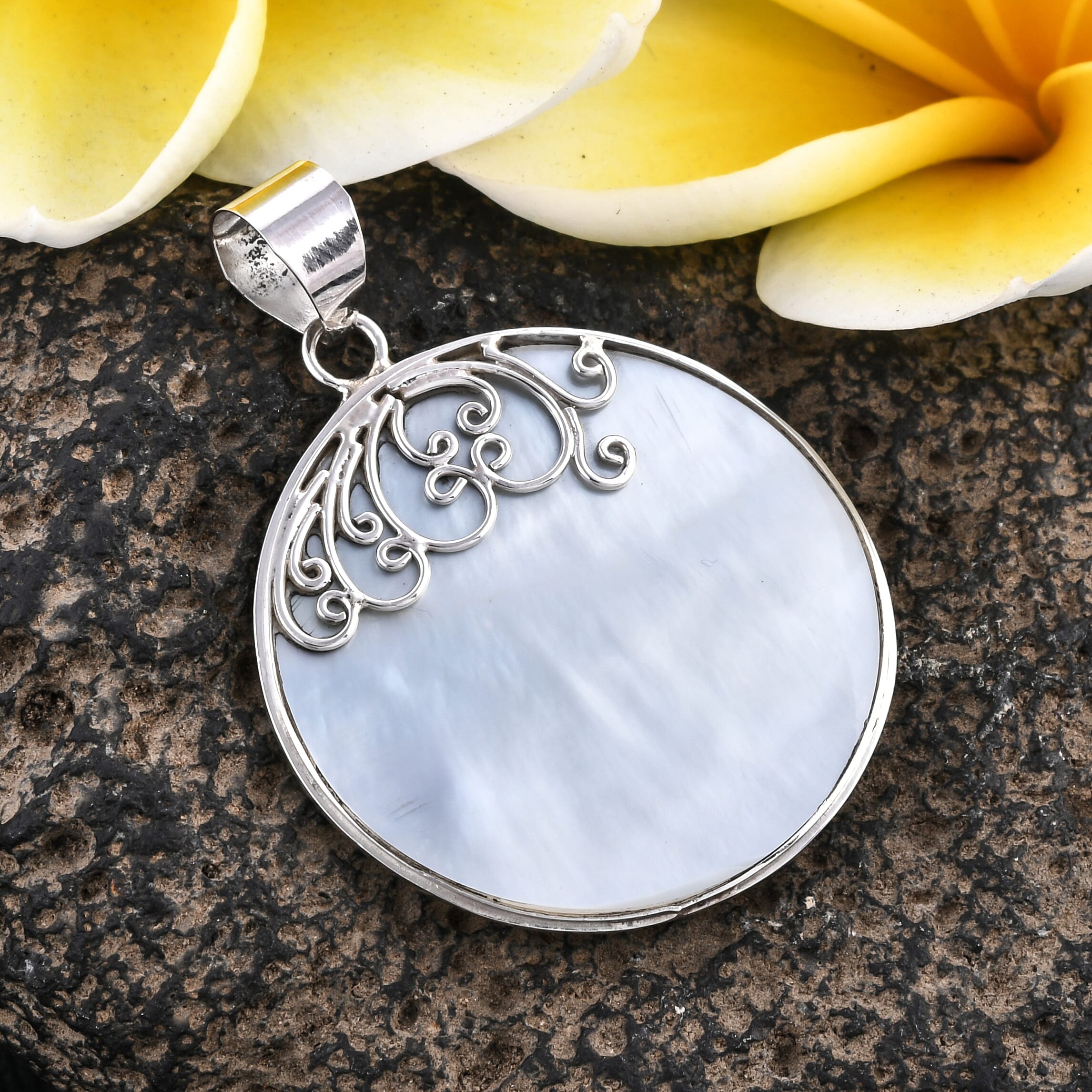 Royal Bali Collection - Mother of Pearl Round Pendant in Sterling Silver