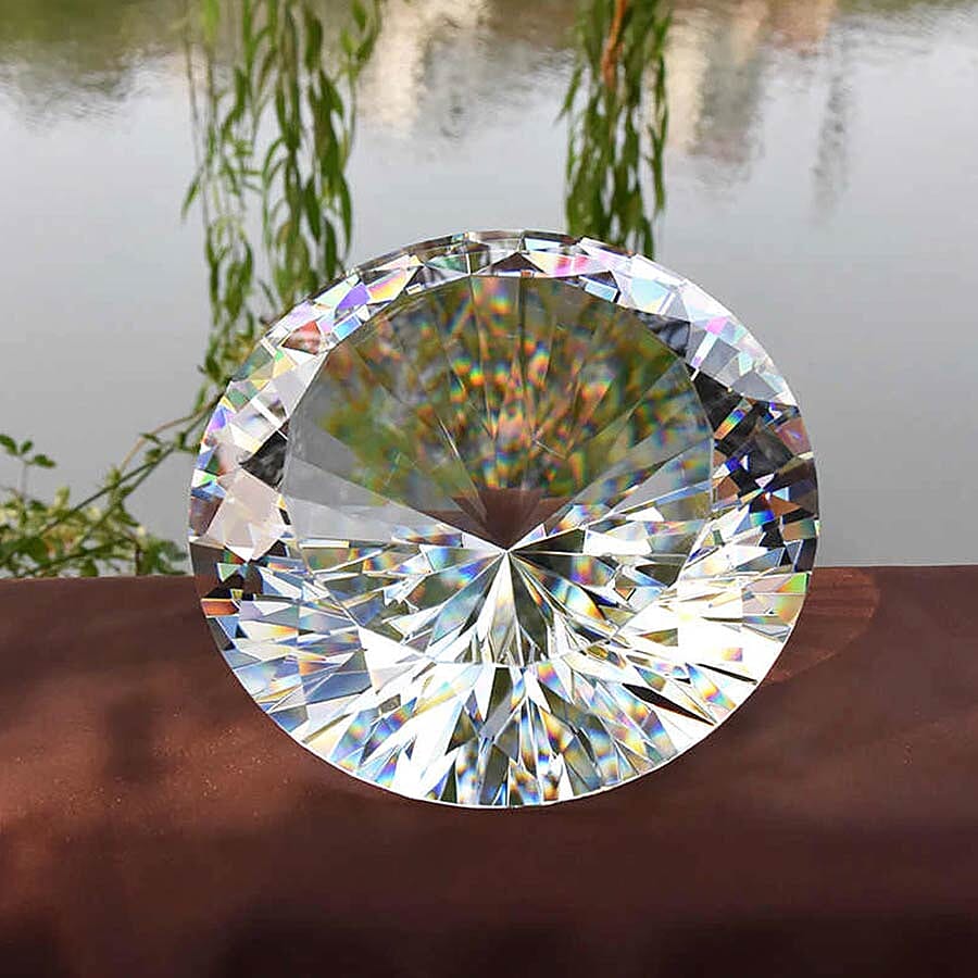 TJC Exclusive Diamond Cut White Glass Crystal (Size 8x5cm) in a Gift Box