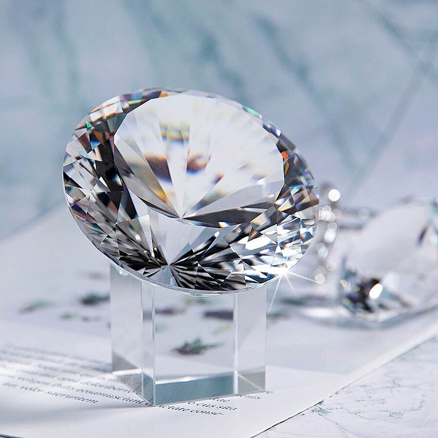 TJC Exclusive Diamond Cut White Glass Crystal (Size 8x5cm) in a Gift Box