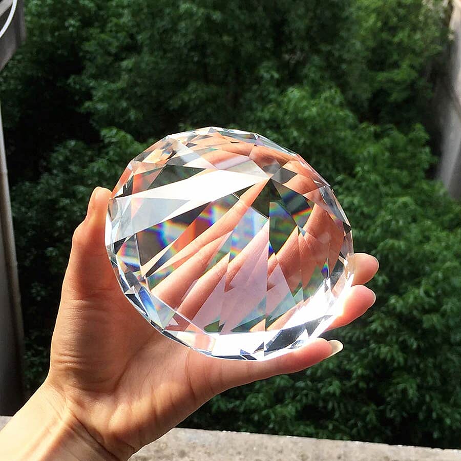 TJC Exclusive Diamond Cut White Glass Crystal (Size 8x5cm) in a Gift Box