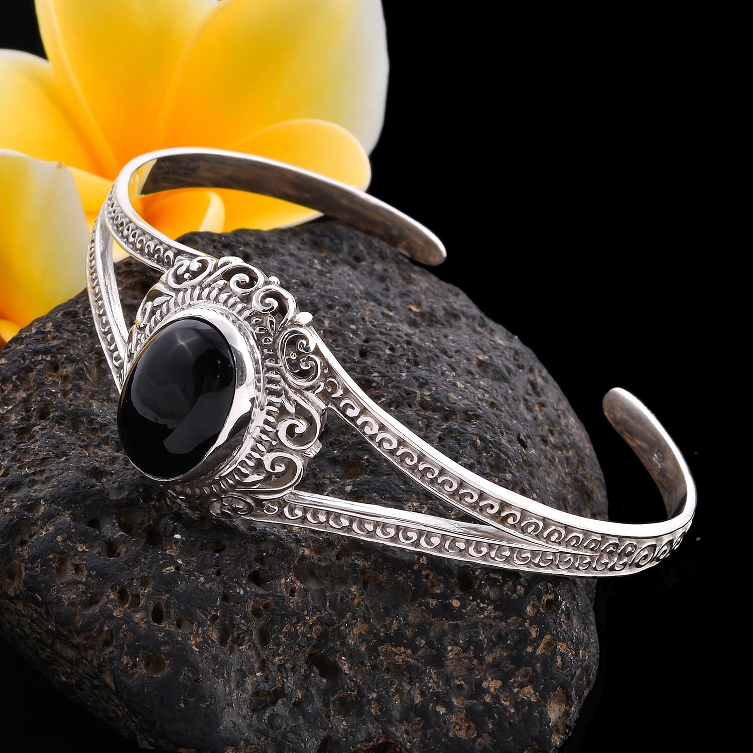 Royal Bali Collection - Black Jade Cuff Bangle (Size 7.5) in Sterling Silver 13.85 Ct, Silver wt 21.55 Gms