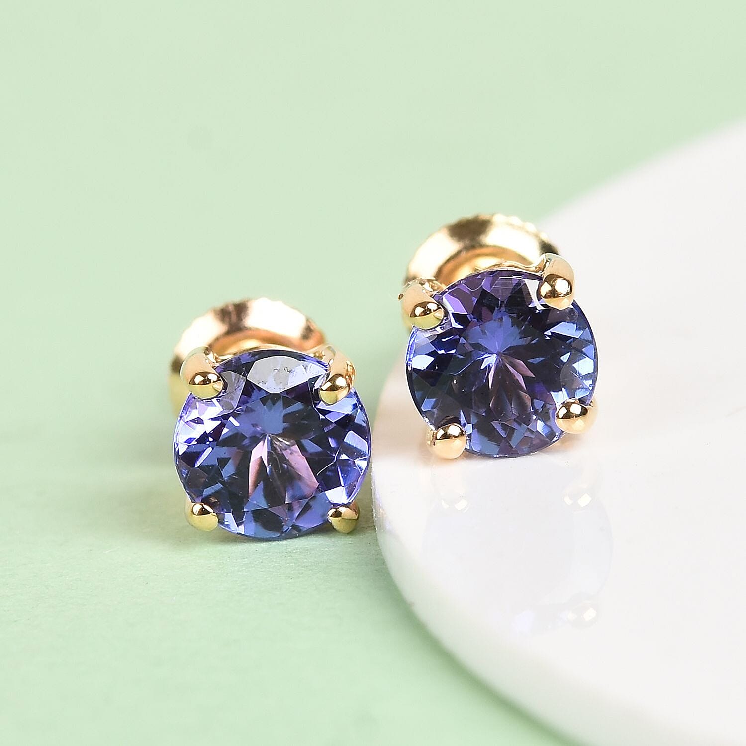 ILIANA 18K Yellow Gold AAA Tanzanite Stud Earrings (with Screw Back) 1.00 Ct.