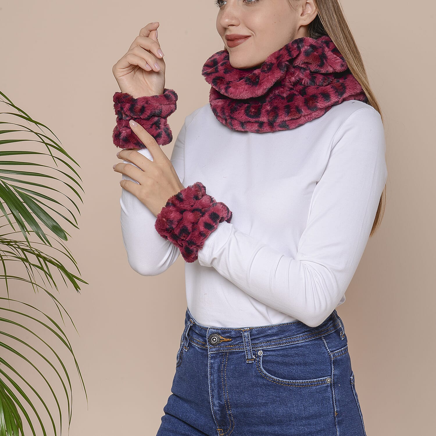 2 Piece Set - Leopard Skin Pattern Faux Fur infinity Scarf (Size 32x24cm) and Hand Cuffs (Size 9.5x12cm) - Wine