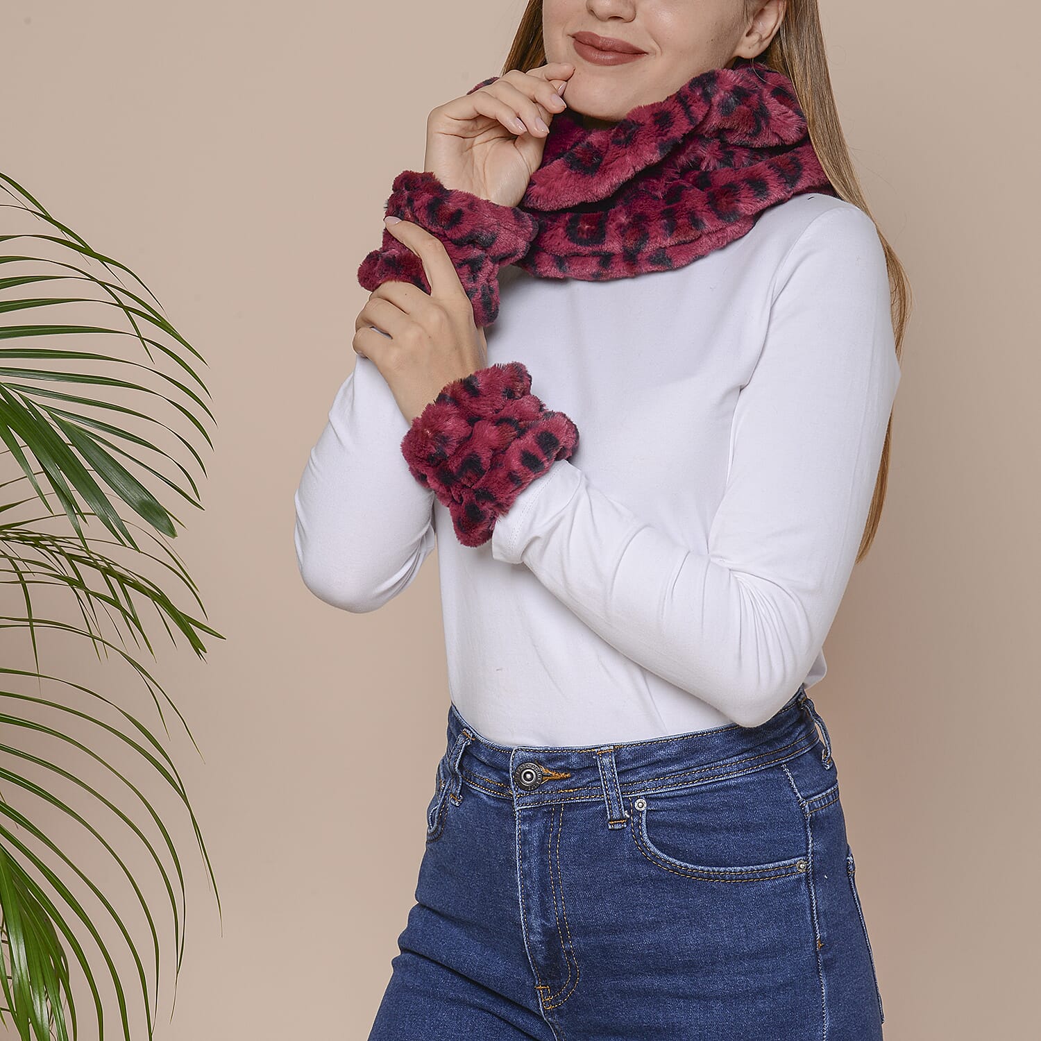 2 Piece Set - Leopard Skin Pattern Faux Fur infinity Scarf (Size 32x24cm) and Hand Cuffs (Size 9.5x12cm) - Wine