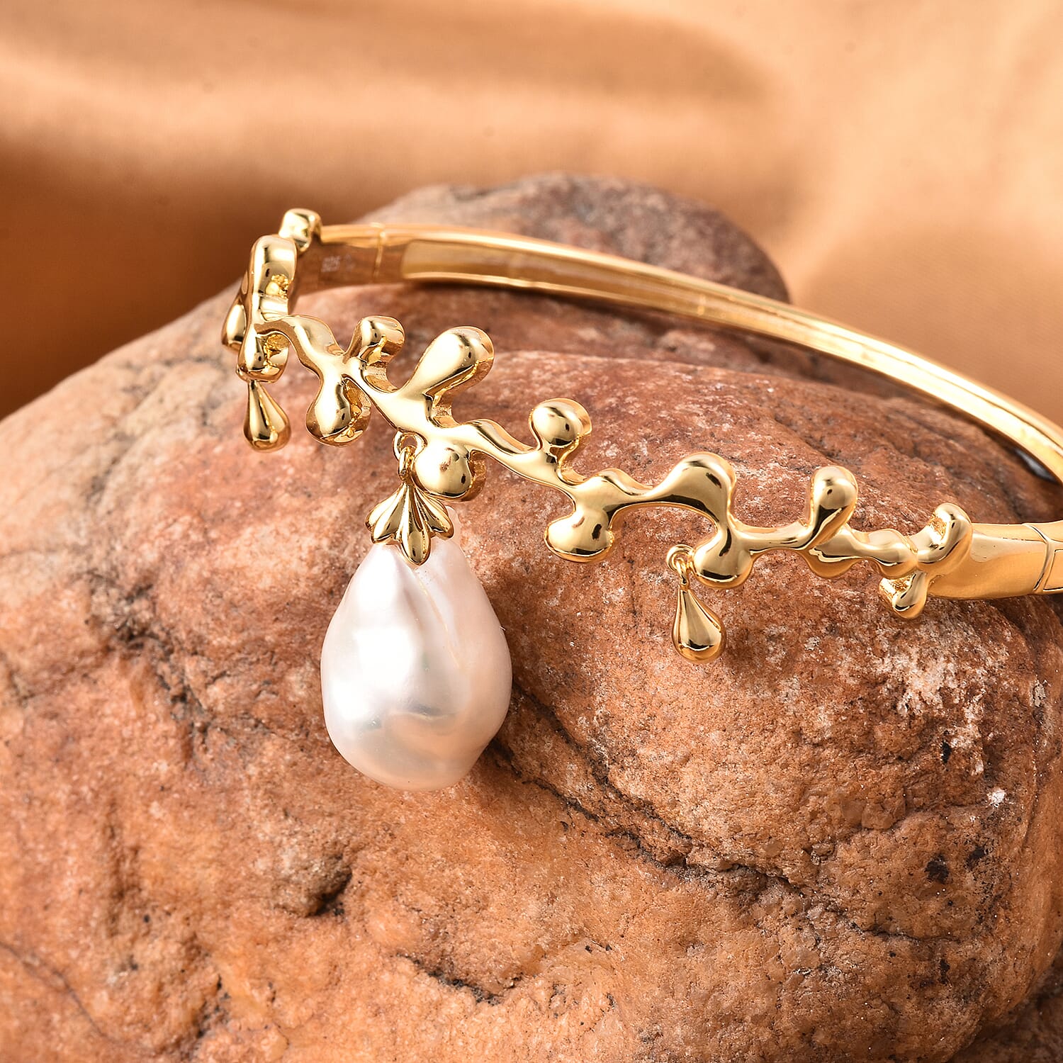 LucyQ Baroque Freshwater White Pearl Splash and Drip Design Bangle (Size 7.5) in Yellow Gold Overlay Sterling Silver, Silver wt 21.60 Gms