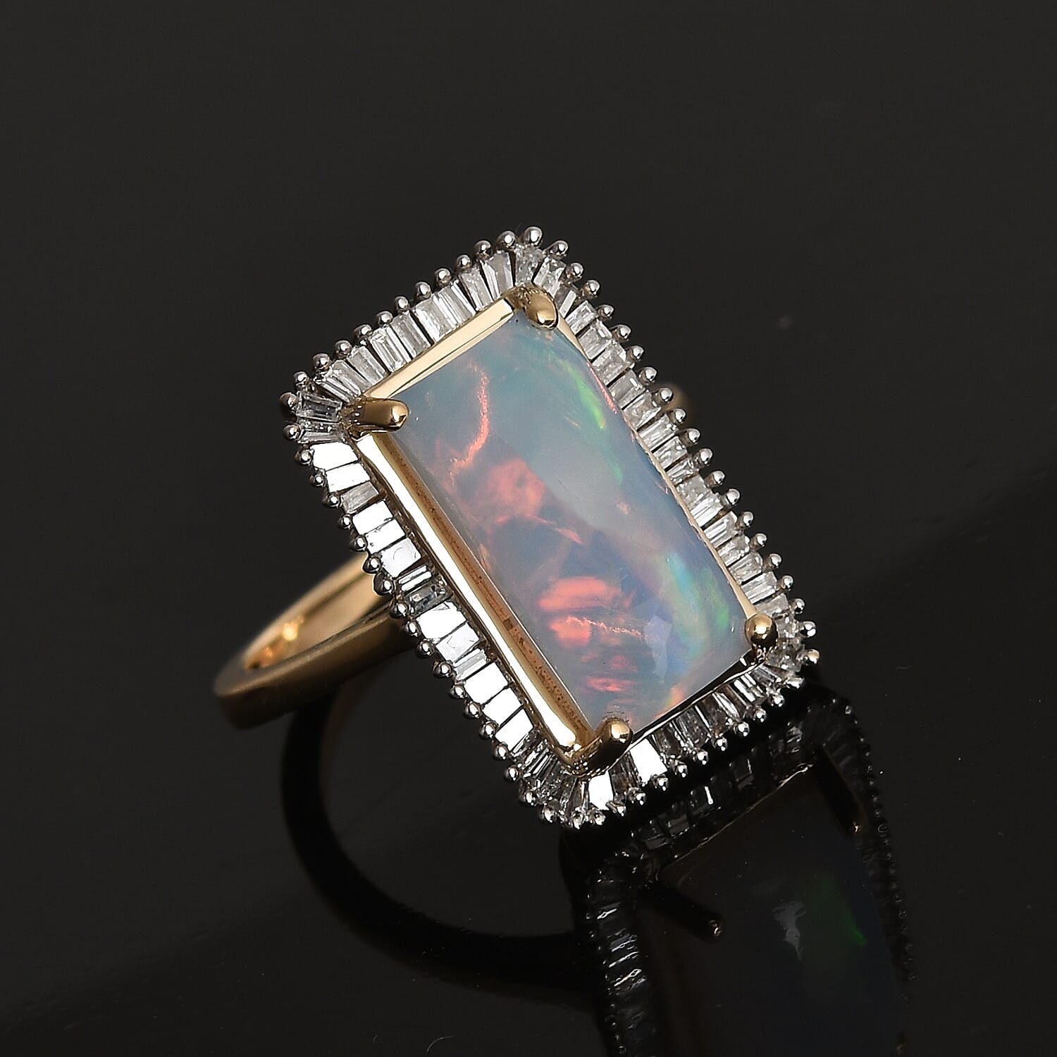 9K Yellow Gold AA Ethiopian Welo Opal and Natural Diamond (I4) Ring 3.54 Ct.