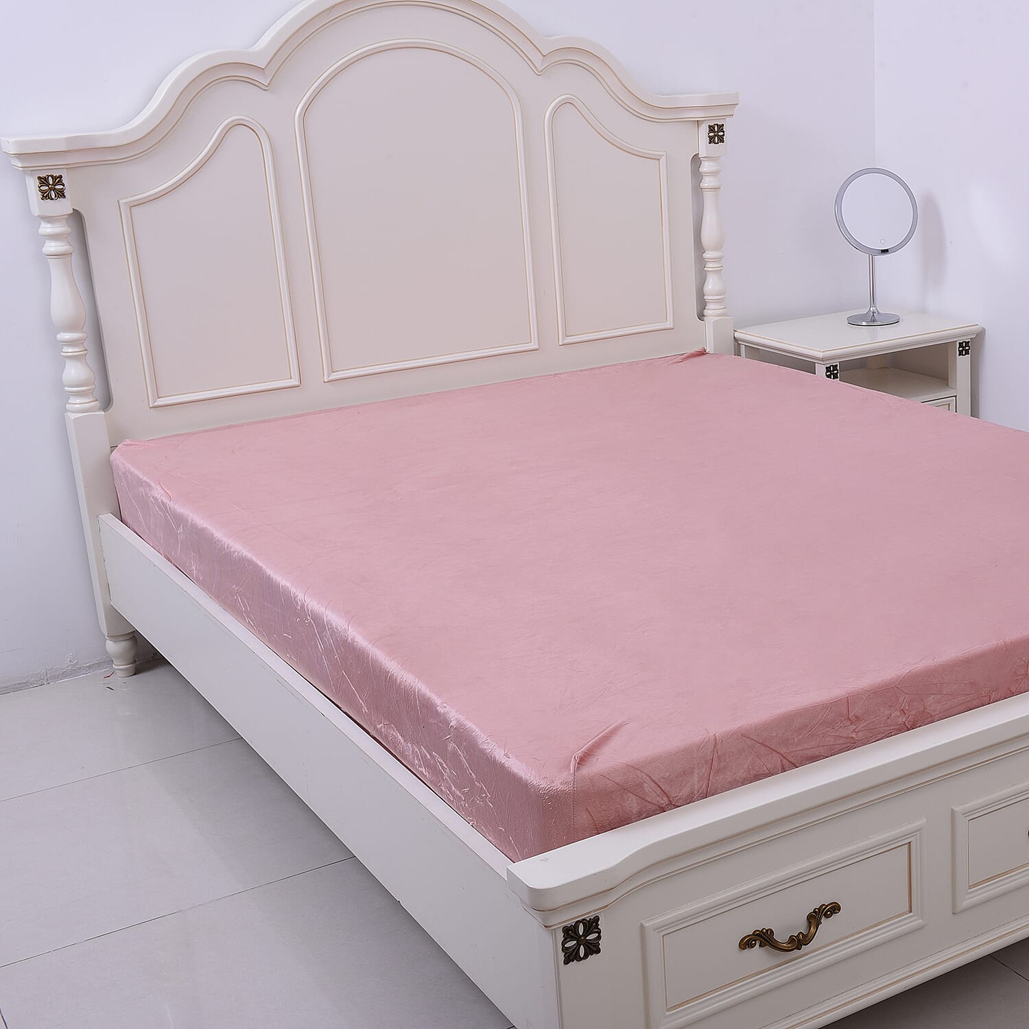 4 Piece Set White and Pink Floral Print Comforter, Fitted Sheet and 2 Pillow Covers