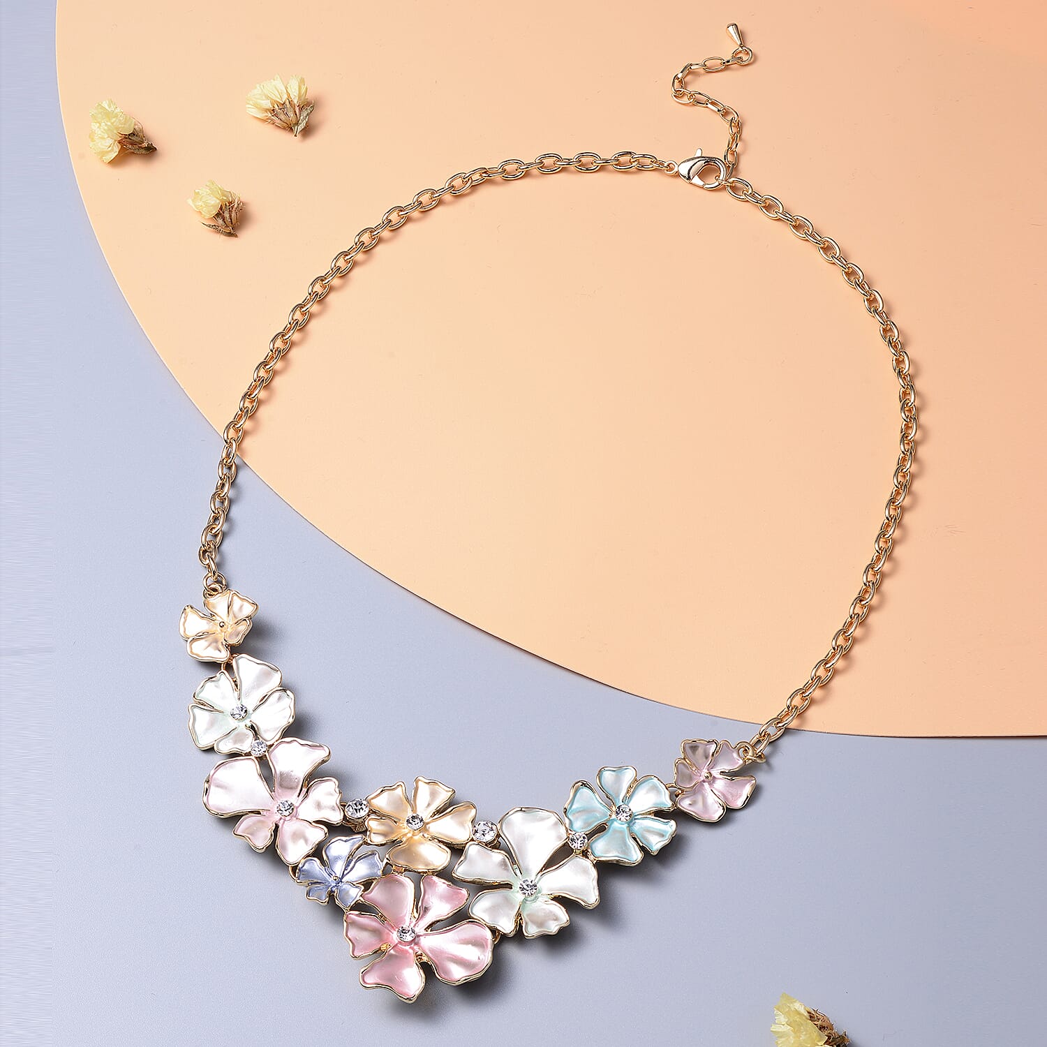 White Austrian Crystal Floral Necklace (Size 20 with 2 Inch Ext.) in Gold Tone