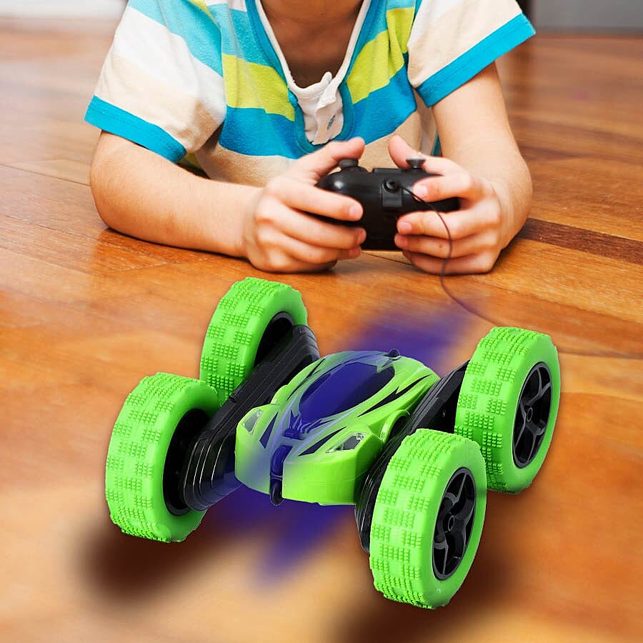 360 Rotating Stunt Toy Car with Controller - Green (Requires 4AAA Batteries - not incld)