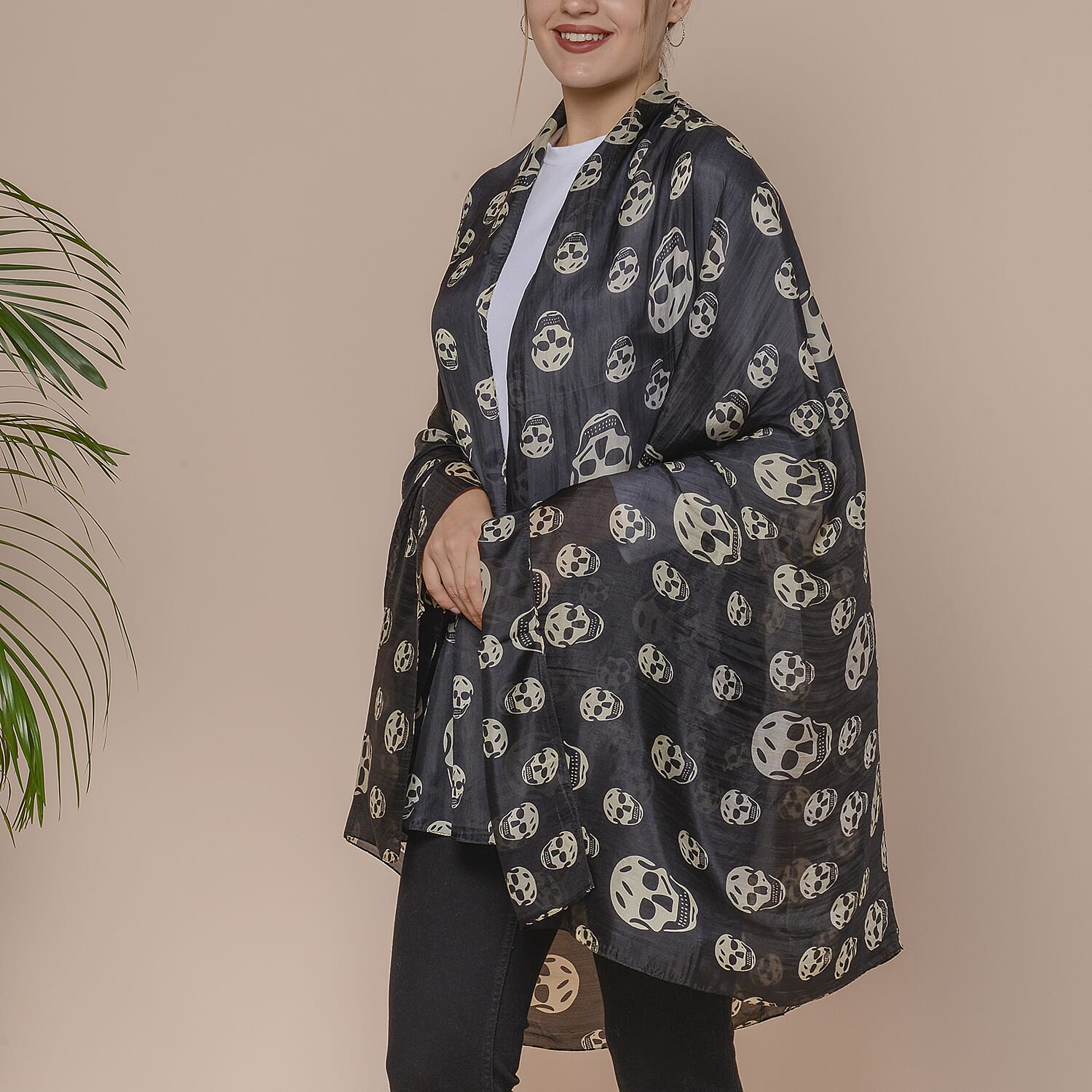 Black Skull Pattern 100% Mulberry Silk Scarf (Size 175x110 Cm)