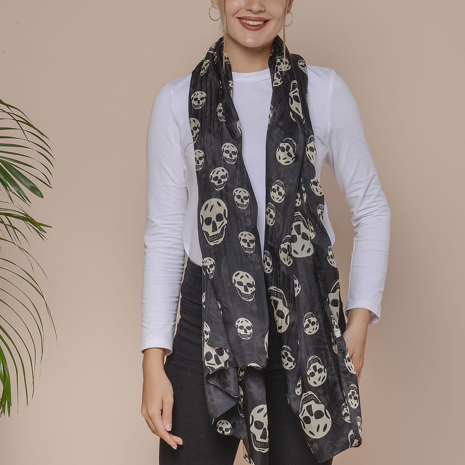 Black Skull Pattern 100% Mulberry Silk Scarf (Size 175x110 Cm)