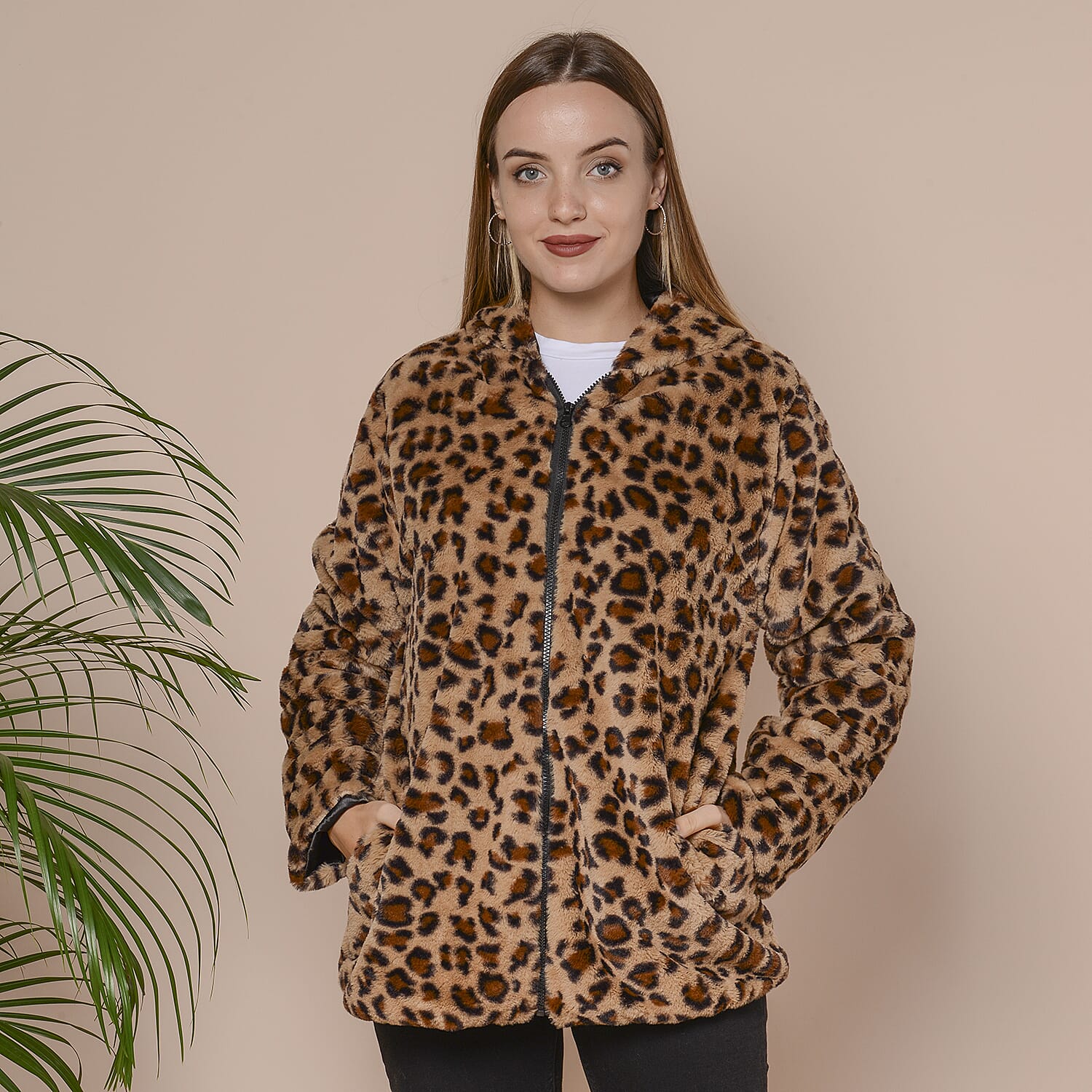 Leopard Pattern Faux Fur Coat with Two Pockets and Zipper Closure (Size S; 55x70cm) - Brown