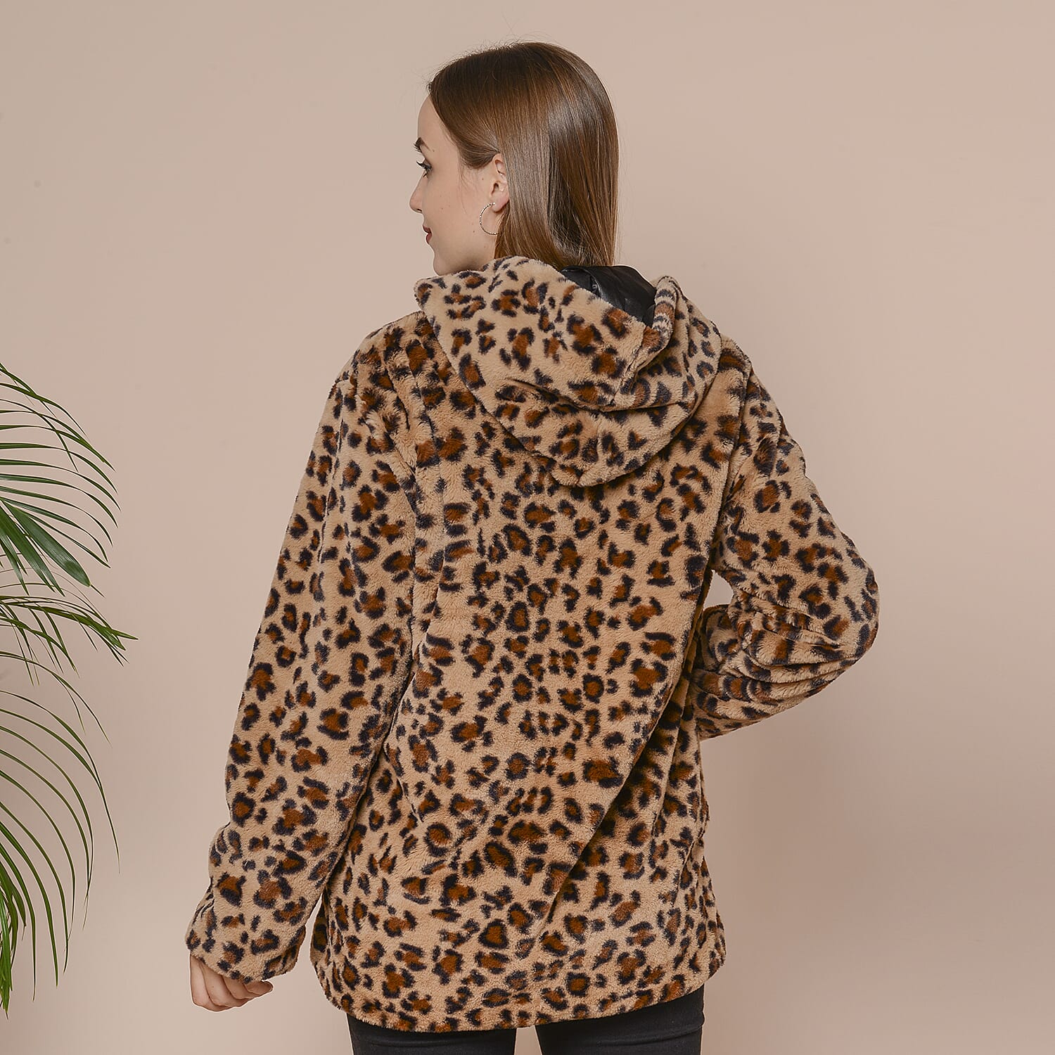 Leopard Pattern Faux Fur Coat with Two Pockets and Zipper Closure (Size S; 55x70cm) - Brown
