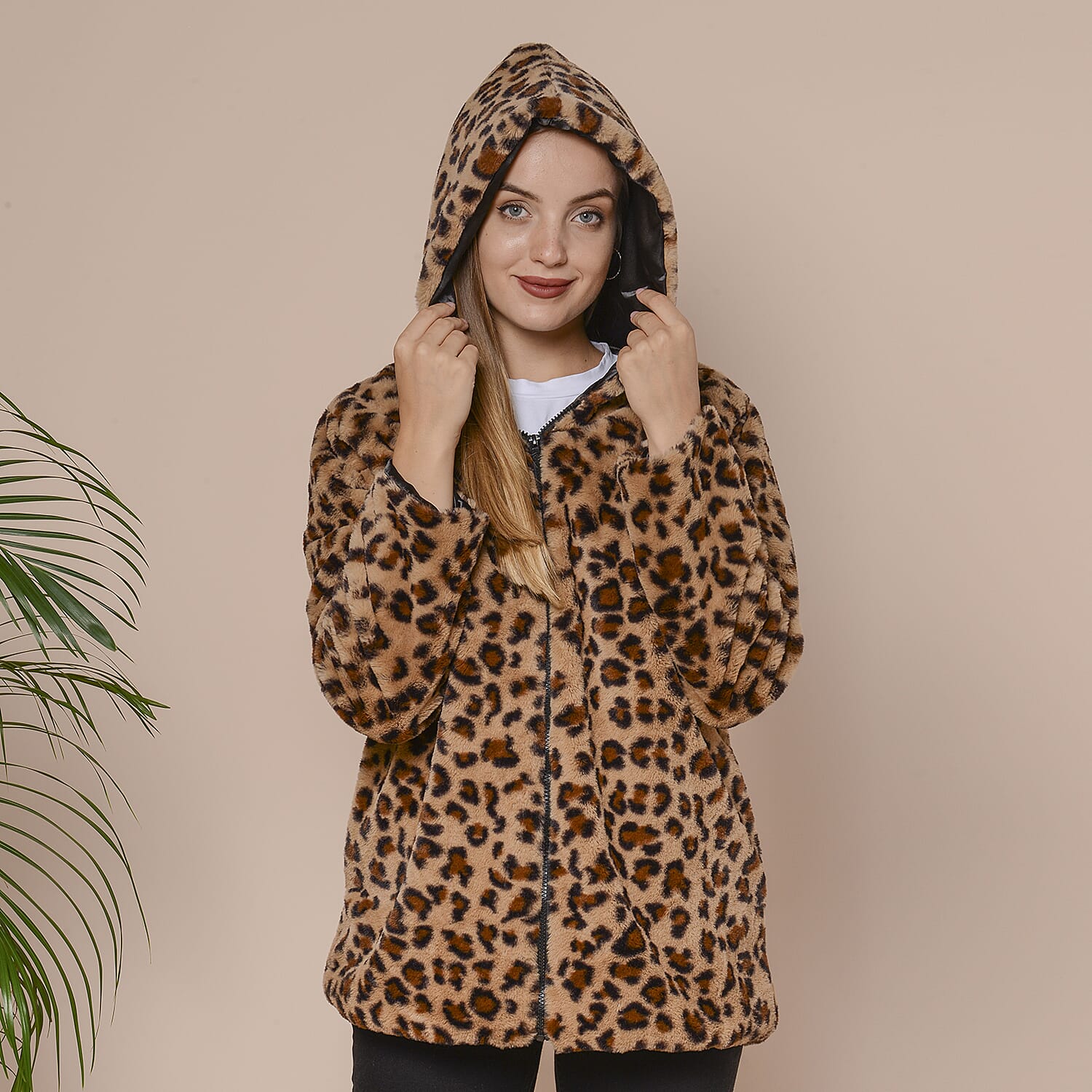Leopard Pattern Faux Fur Coat with Two Pockets and Zipper Closure (Size S; 55x70cm) - Brown