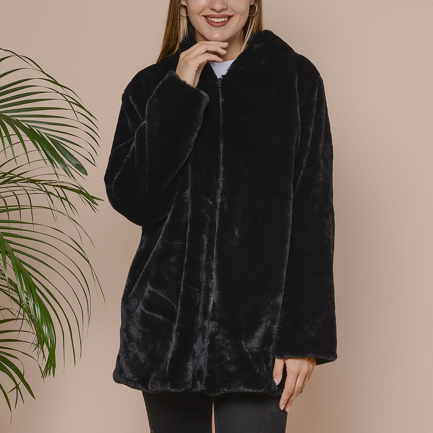 Supersoft Faux Fur Coat with Two Pockets and Zipper Closure  - Black