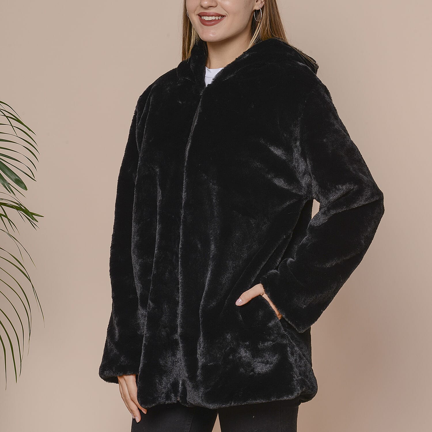 Supersoft Faux Fur Coat with Two Pockets and Zipper Closure in