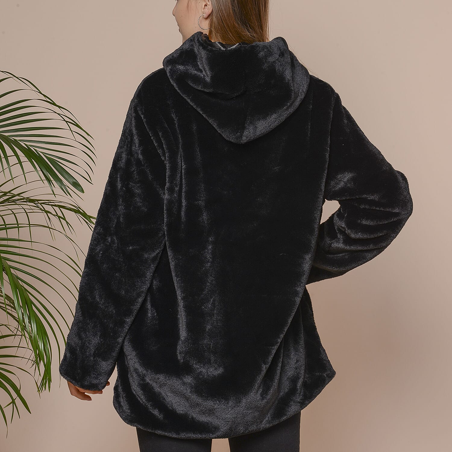Supersoft Faux Fur Coat with Two Pockets and Zipper Closure  - Black