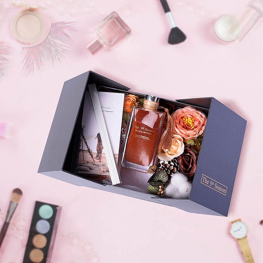 The 5th Season - 150ml Reed Diffuser Air Freshener in Gift Box with Artificial Flower - Gold (English Pear and Freesia Fragrance)