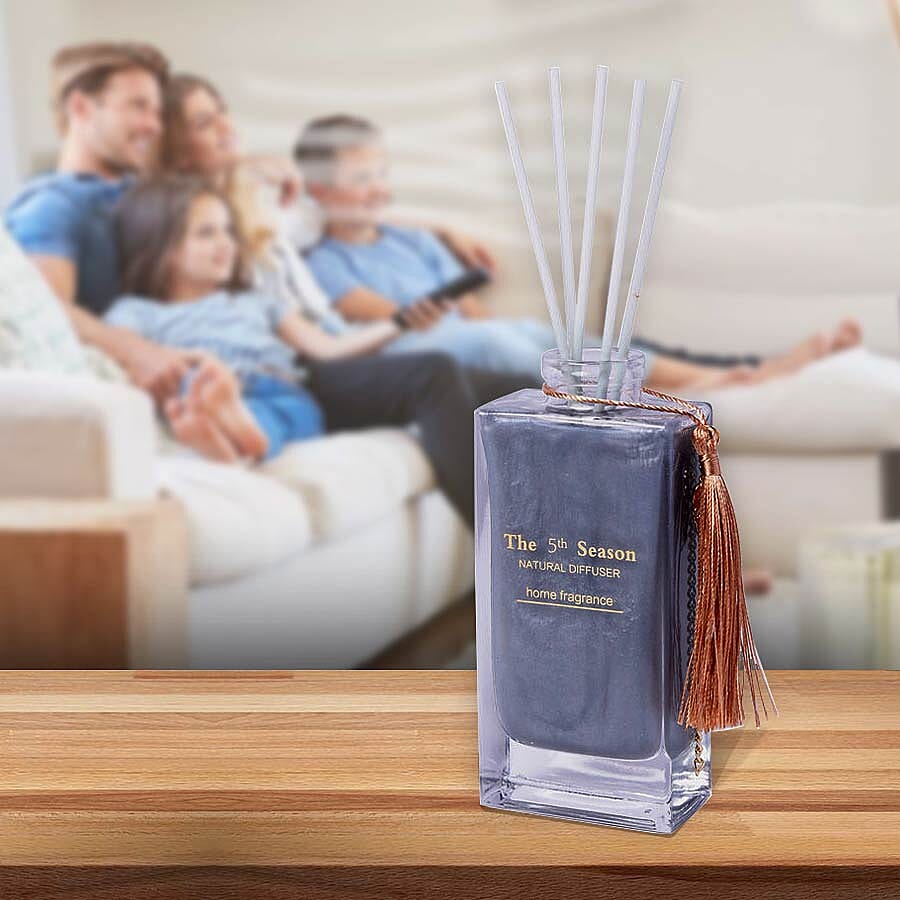 The 5th Season - 150ml Reed Diffuser Air Freshener in Gift Box with Artificial Flower  - Grey (Cold Water Fragrance)