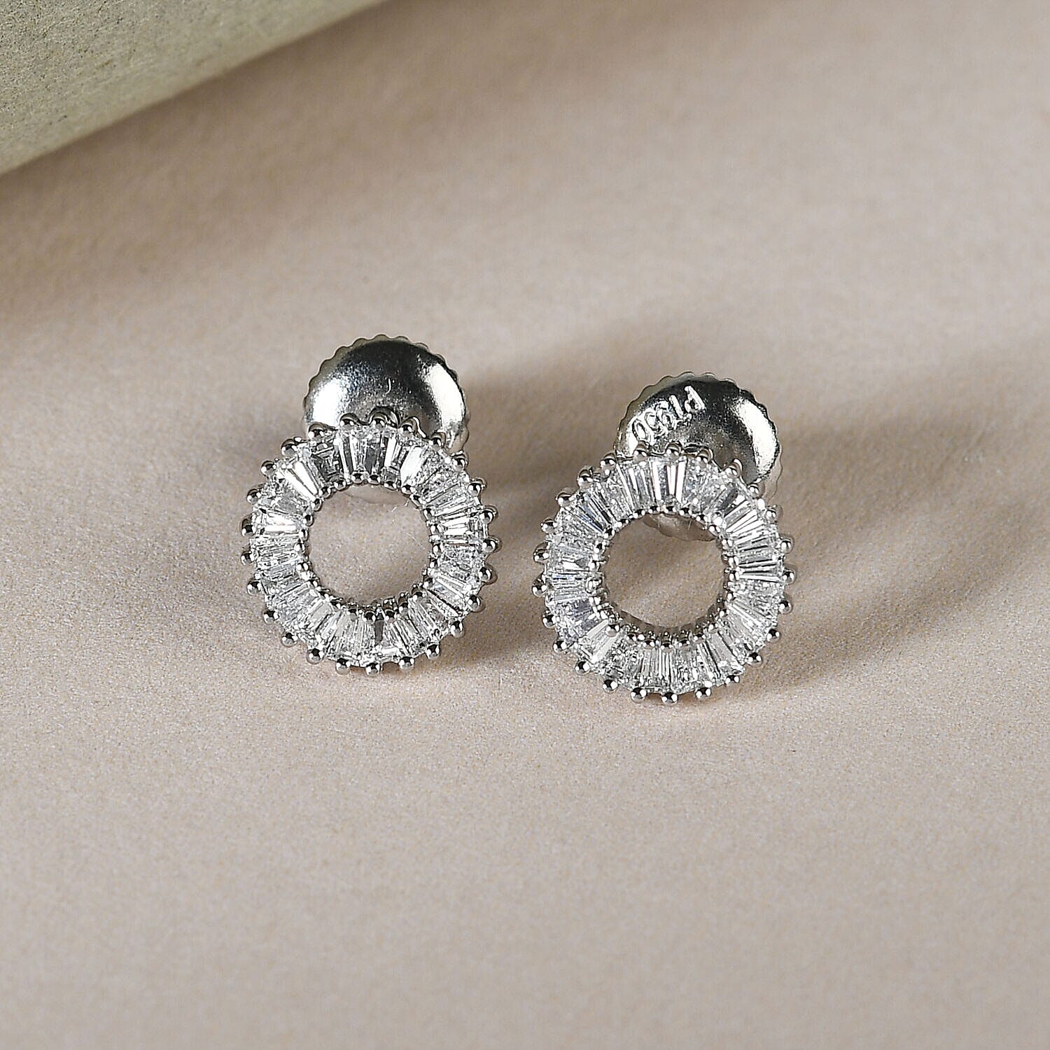 950 Platinum IGI Certified Natural Diamond (VS-E-F) Stud Earrings 0.52 Ct.