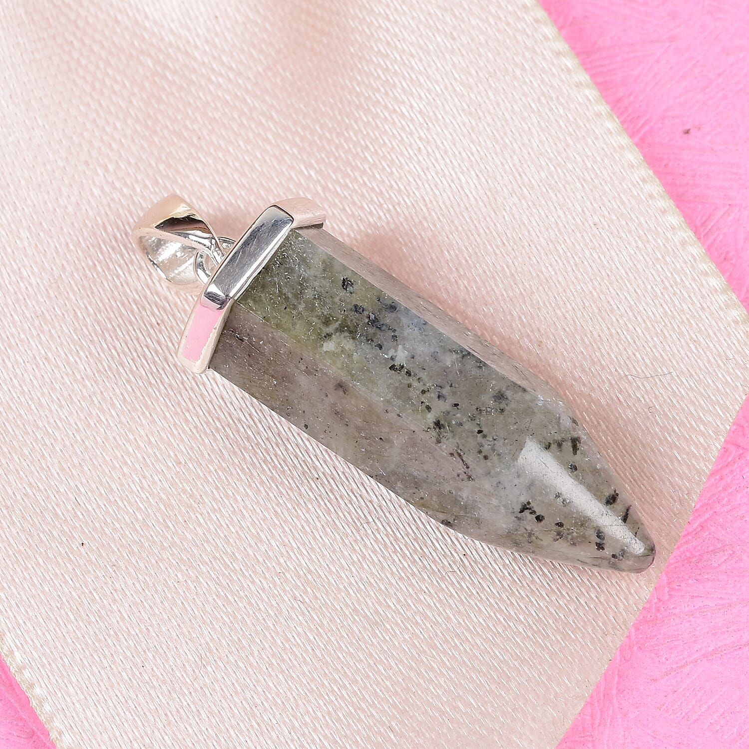 Fire Labradorite Pendant in Sterling Silver 14.75 Ct.