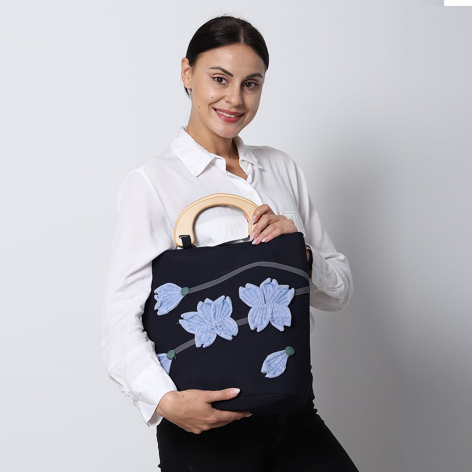 EThnic Bag Collection size/Profile tote bag wall (exterior) Canvas Lining (interior) polyester