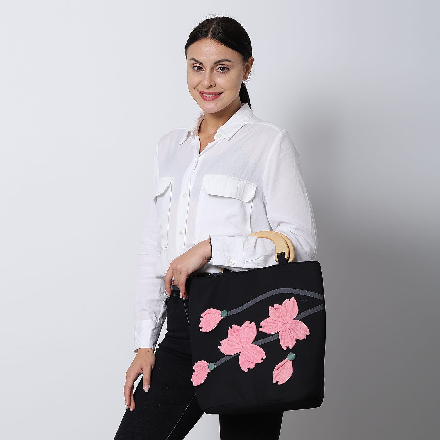 EThnic Bag Collection size/Profile tote bag wall (exterior) Canvas Lining (interior) polyester