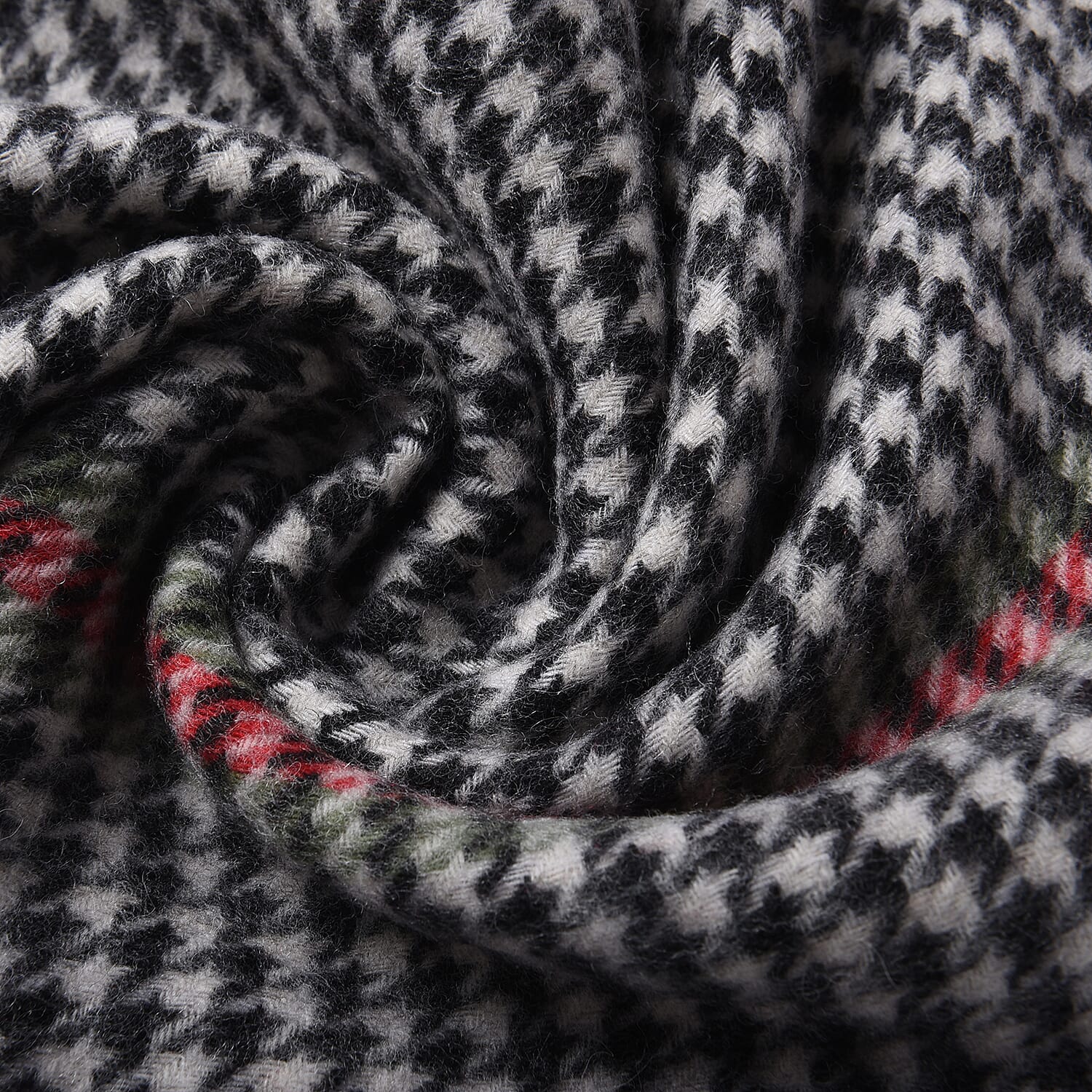 Plaid Pattern Wool Scarf with Fringes (Size 30x170+8cm) - Black, Pink and Grey