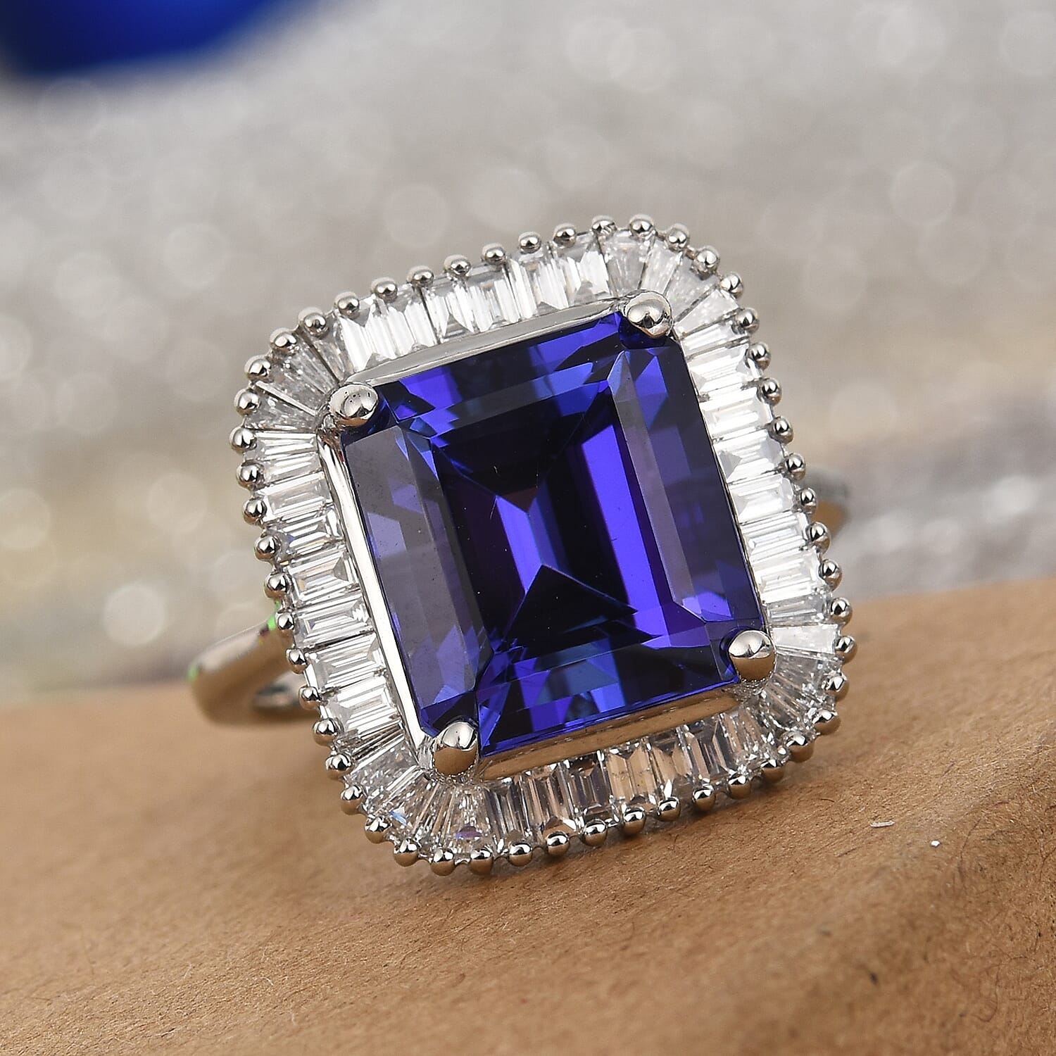 RHAPSODY 950 Platinum AAAA Tanzanite (9.15 Ct) and Diamond (VS-E-F) Halo Ring 10.15 Ct, Platinum wt. 8.93 Gms