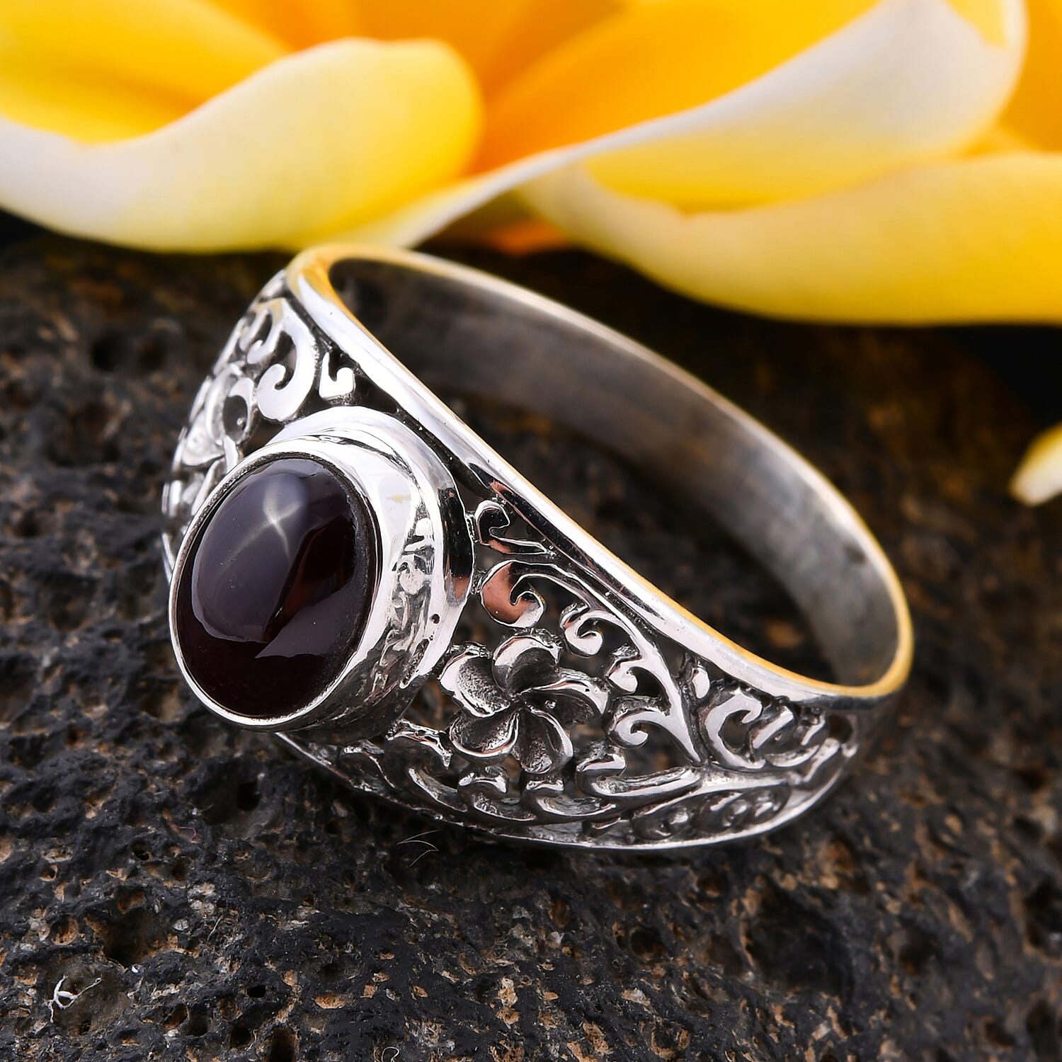 Royal Bali Collection - Star Garnet Ring in Sterling Silver 3.12 Ct.
