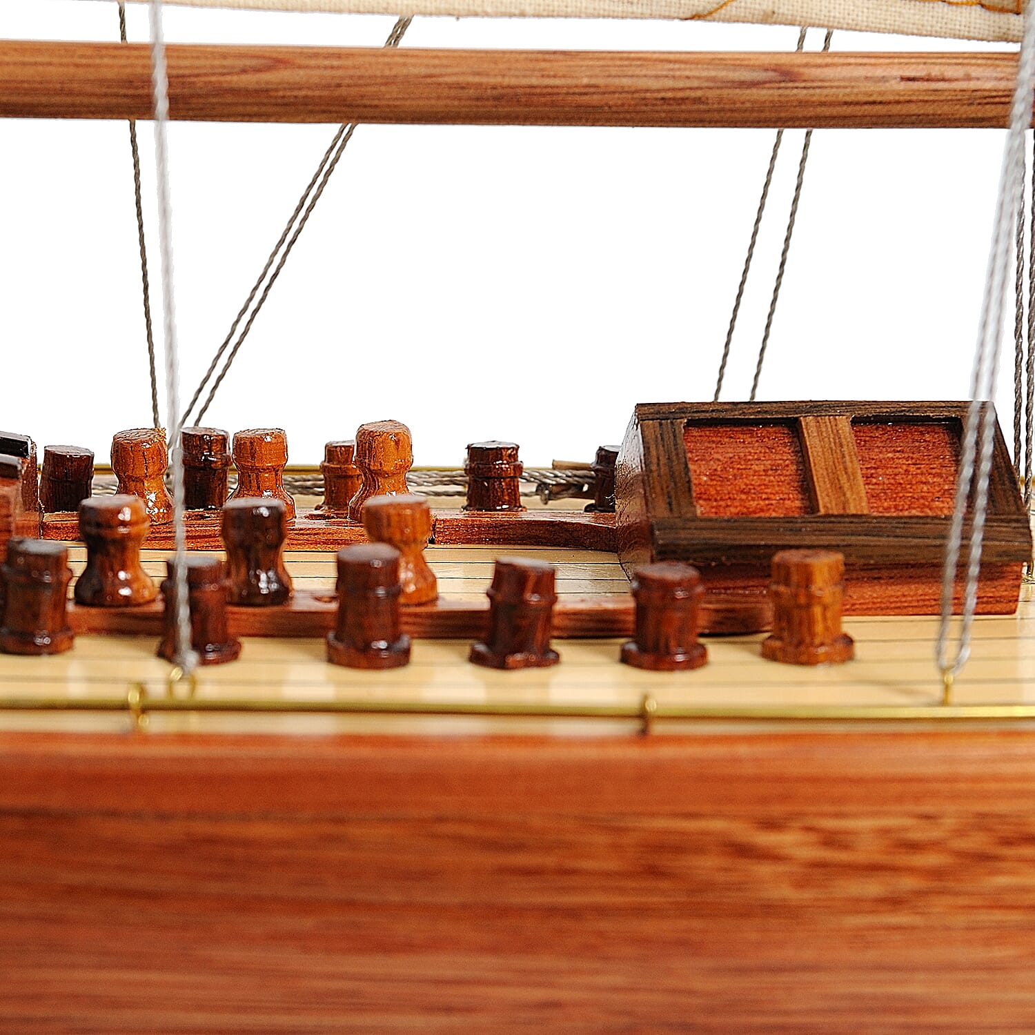 Decorative The Endeavour 1934 Sailboat Model in Red Cedar (Size 61x12.7x78.7 cm)