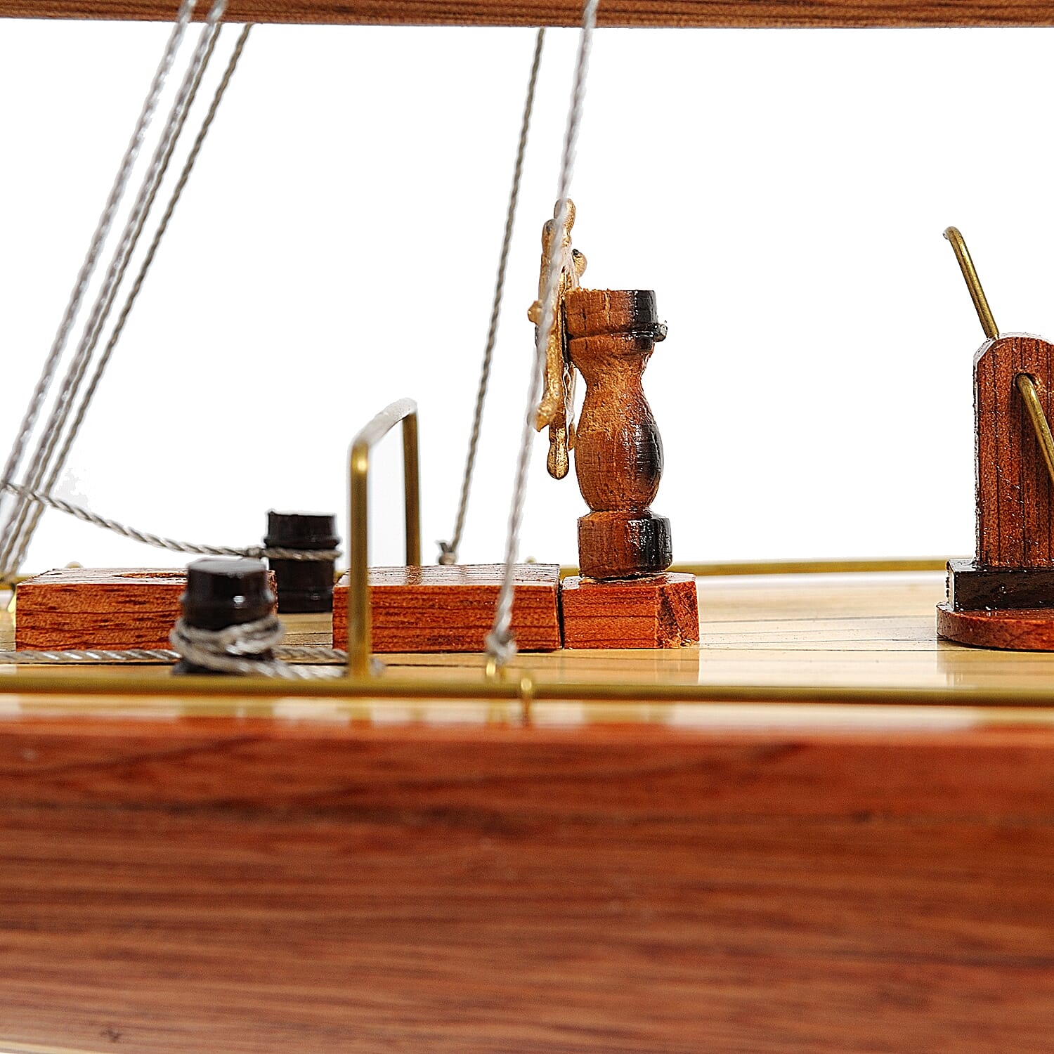 Decorative The Endeavour 1934 Sailboat Model in Red Cedar (Size 61x12.7x78.7 cm)