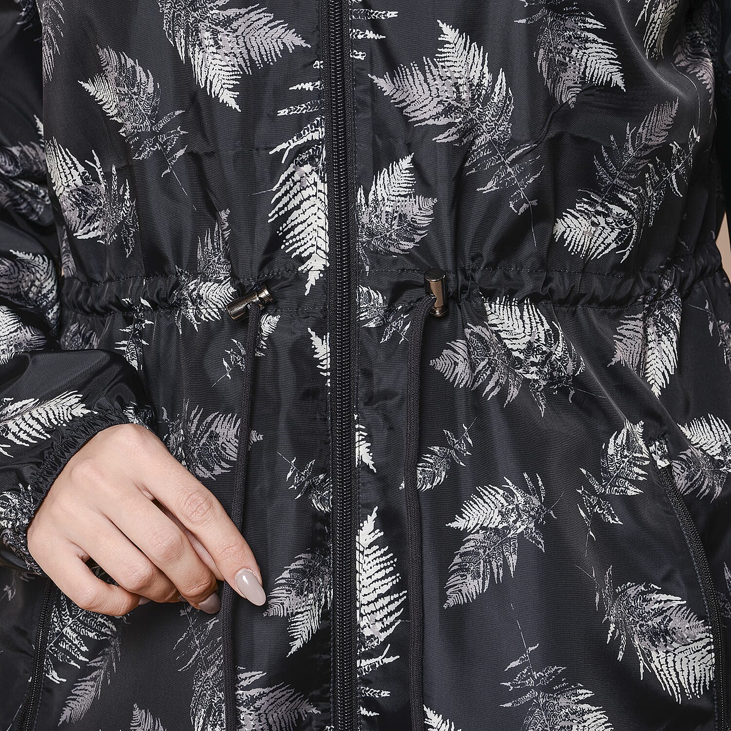 LA MAREY Water and Wind Resistant Packable Black Leaves  Pattern Jacket - One Size - 8-18