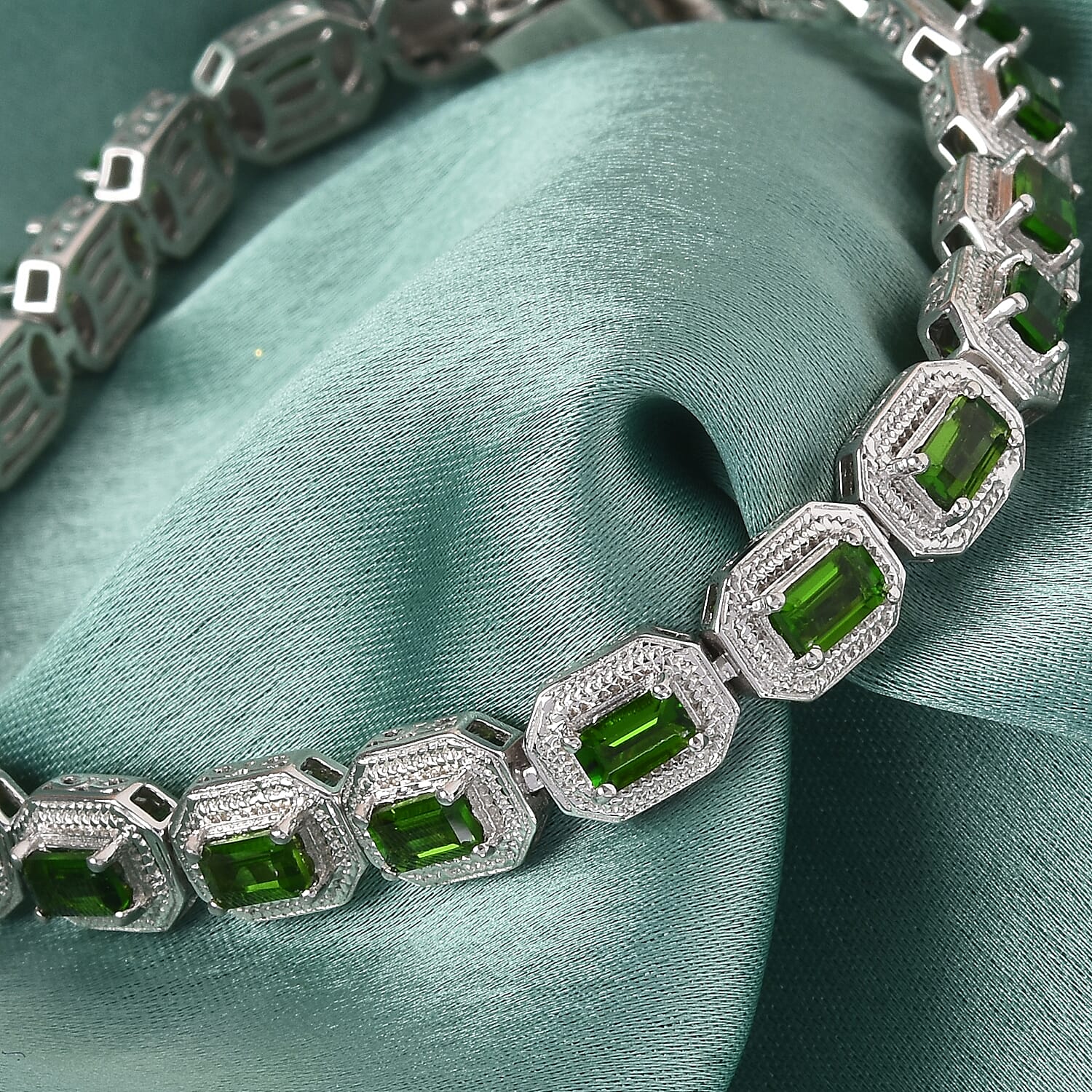 Russian Diopside Platinum Overlay Sterling Silver Bracelet (Size 7)