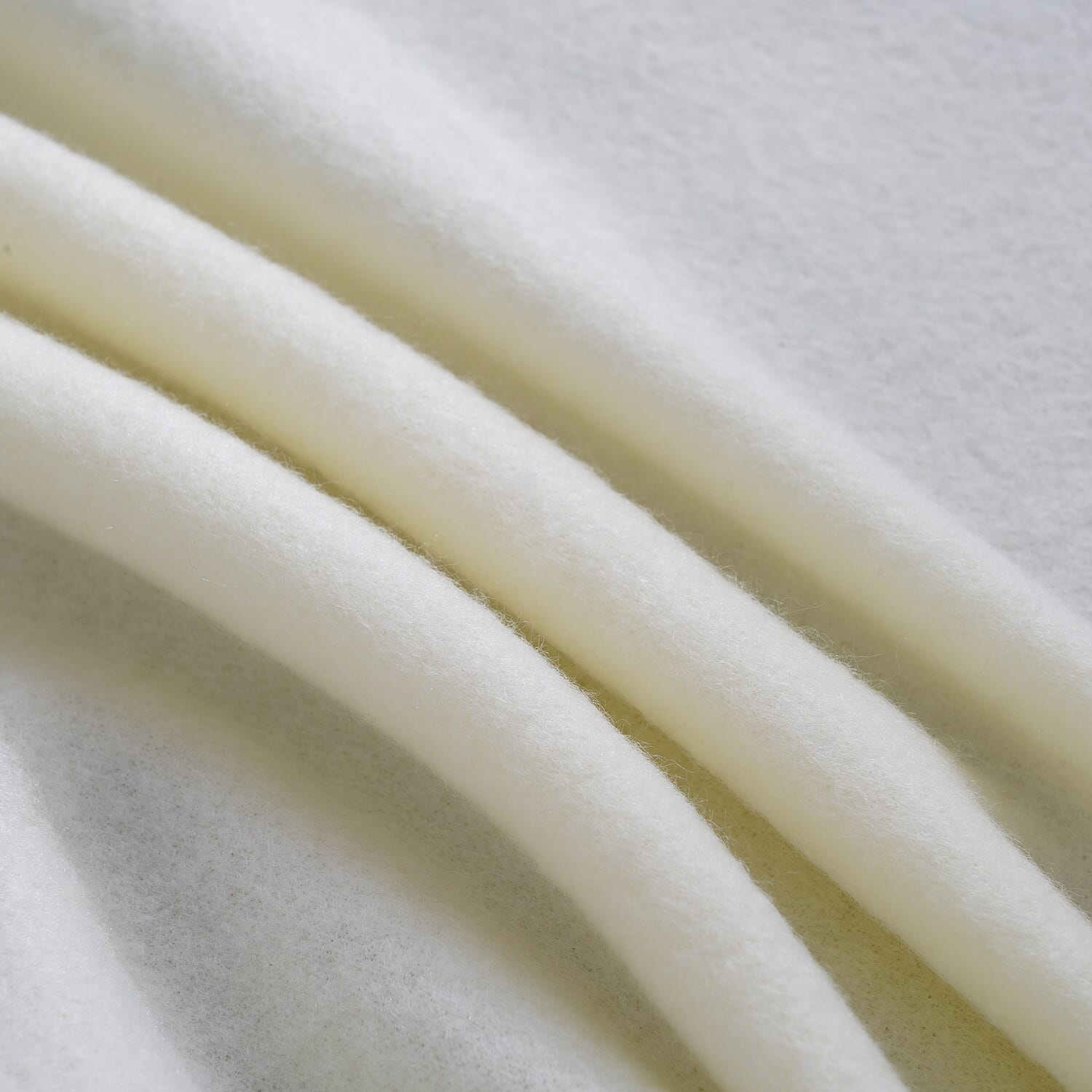 Solid Colour Fleece Throw (Size: 130x170cm) - Cream