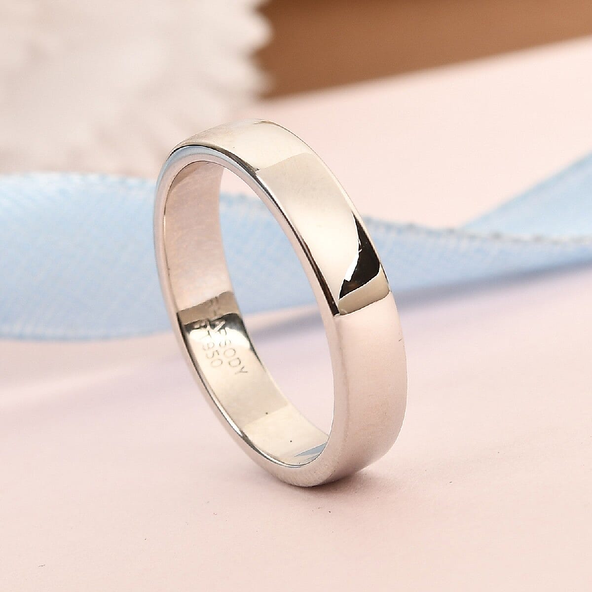 950 Platinum Band Ring