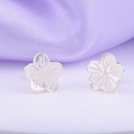 White Shell Pearl Floral Stud Earrings (with Push Back) in Silver Tone