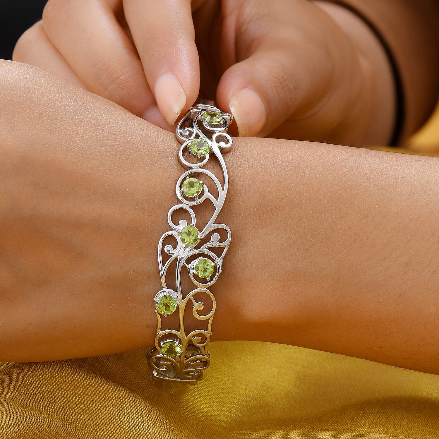 Hebei Peridot Vine Design Bangle (Size 7.5) in Silver Tone 3.59 Ct.