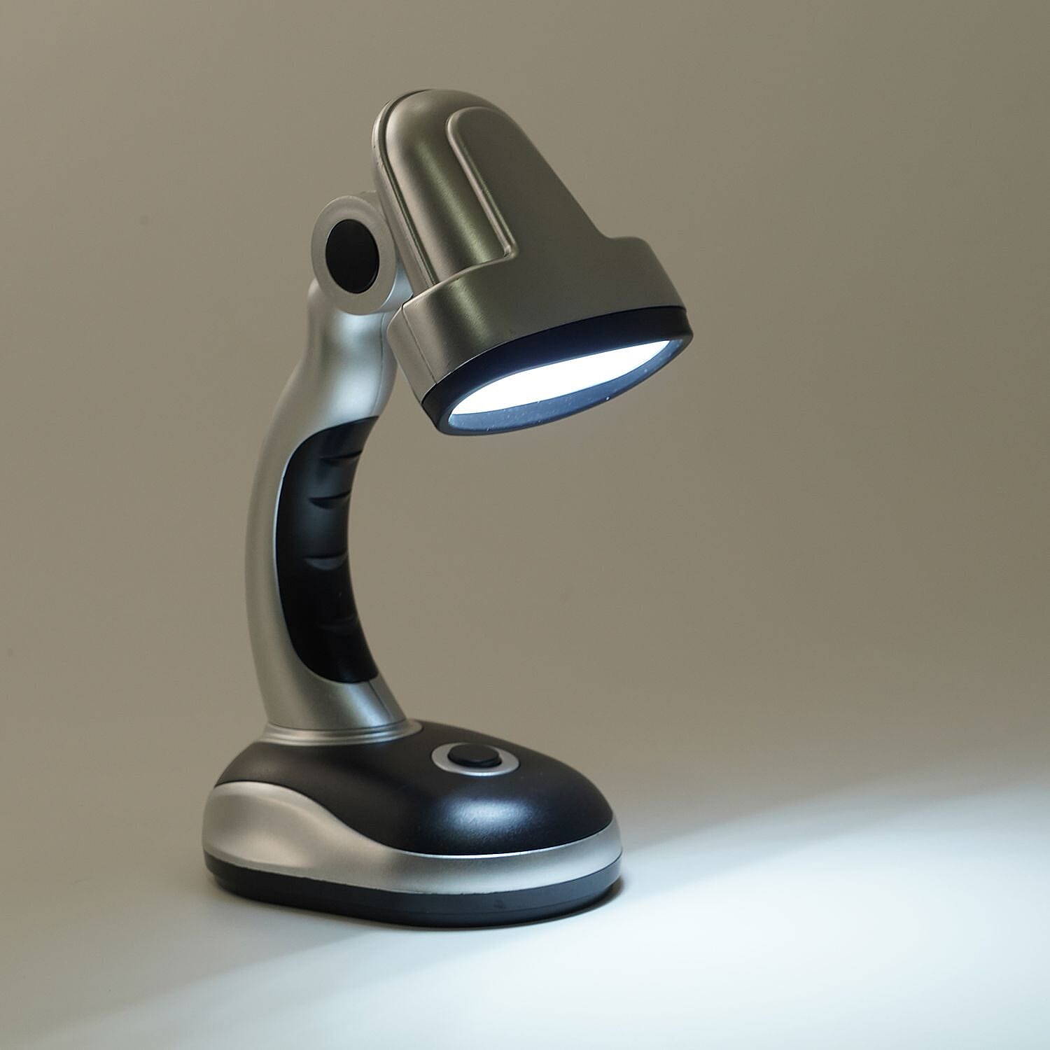 Set of 2 Flexible Desk Lamp with LED Light - Silver and Black (Requires 3 xAA Batteries)