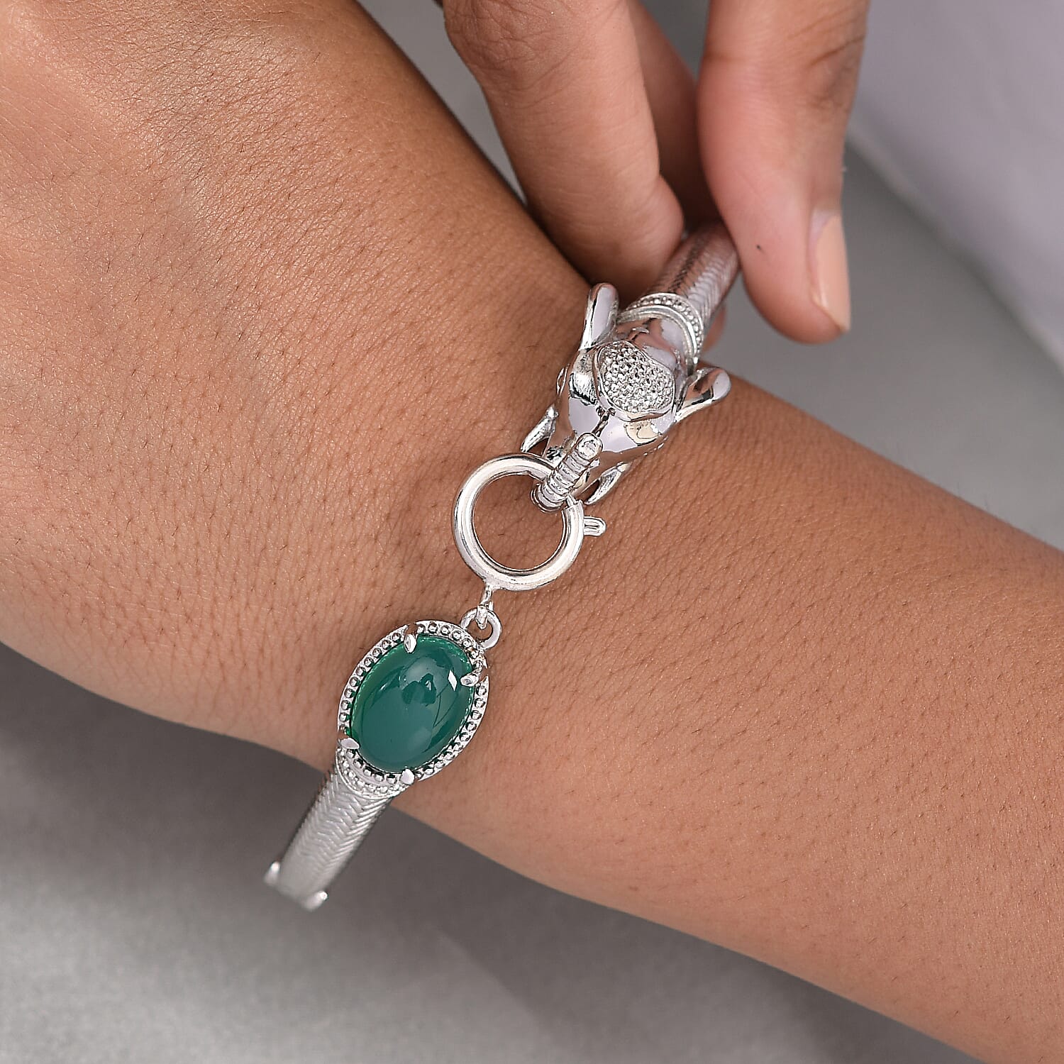 Green Onyx size 5 hot -Sterling silver