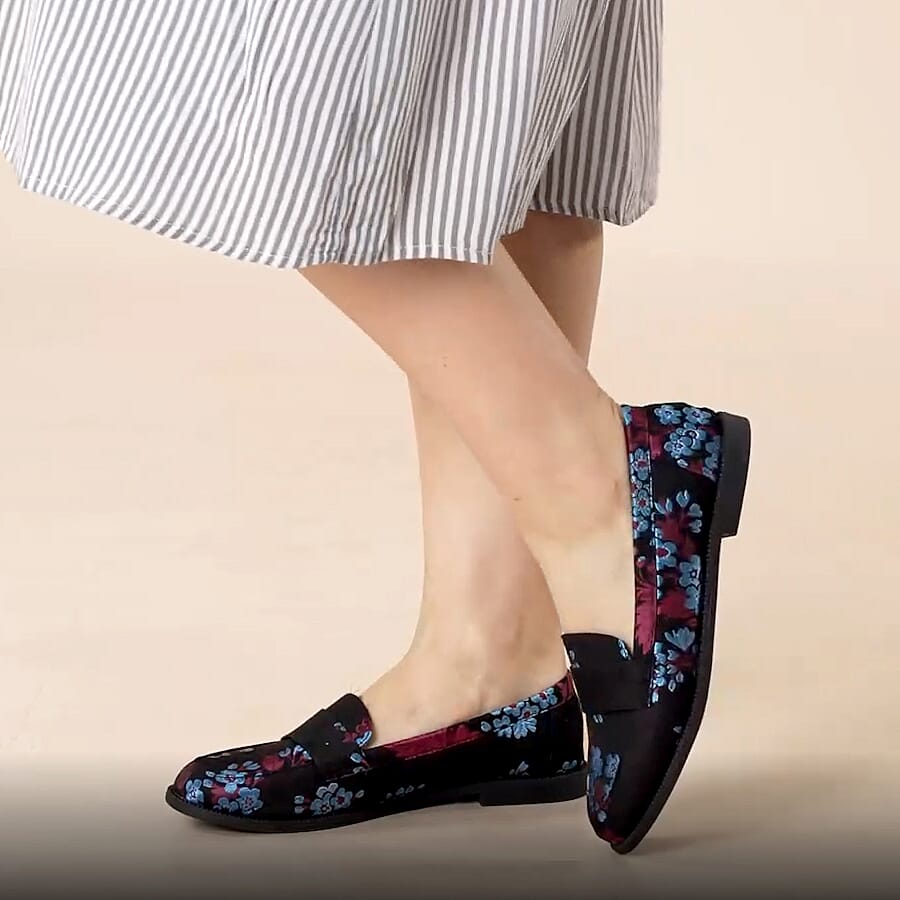 LA MAREY Loafer Embroidery Shoes (Size 3) - Black & Pink