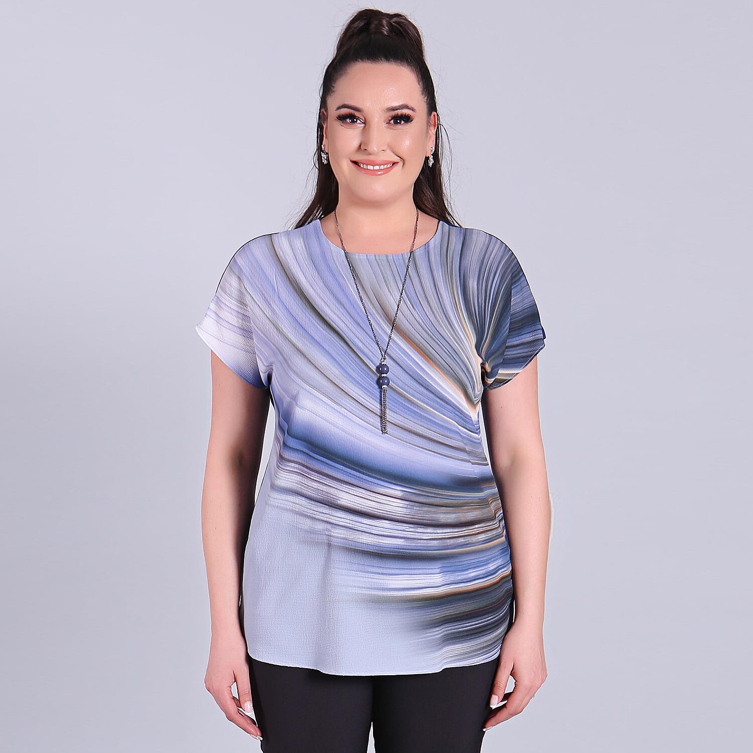 Jovie Comfortable Low Sleeve Top- Blue& Multi