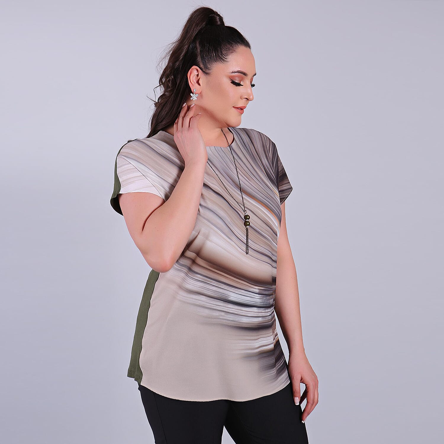 Jovie Comfortable Low Sleeve Top- Blue& Multi