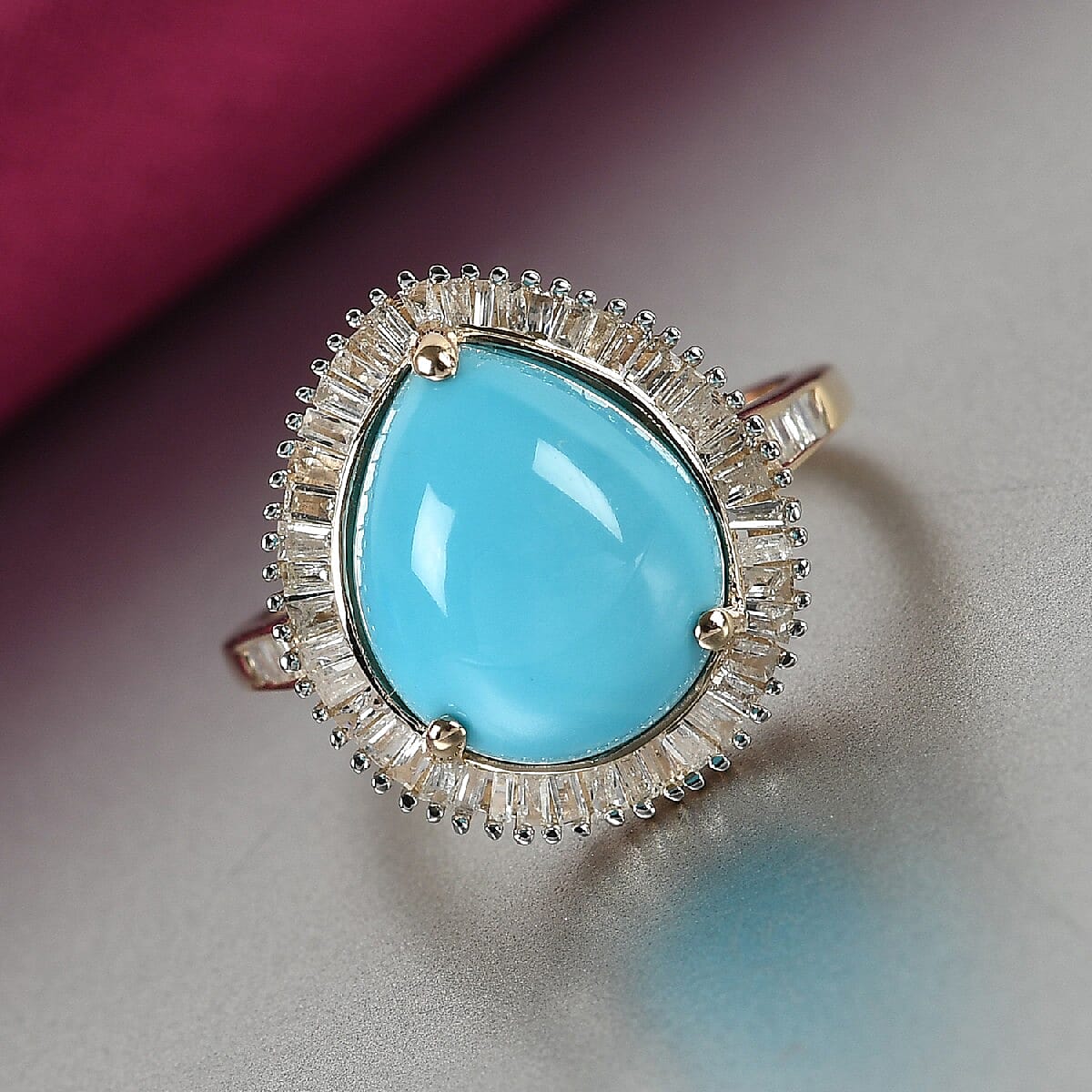 9K Yellow Gold Arizona Sleeping Beauty Turquoise and Diamond Ring 4.310 Ct