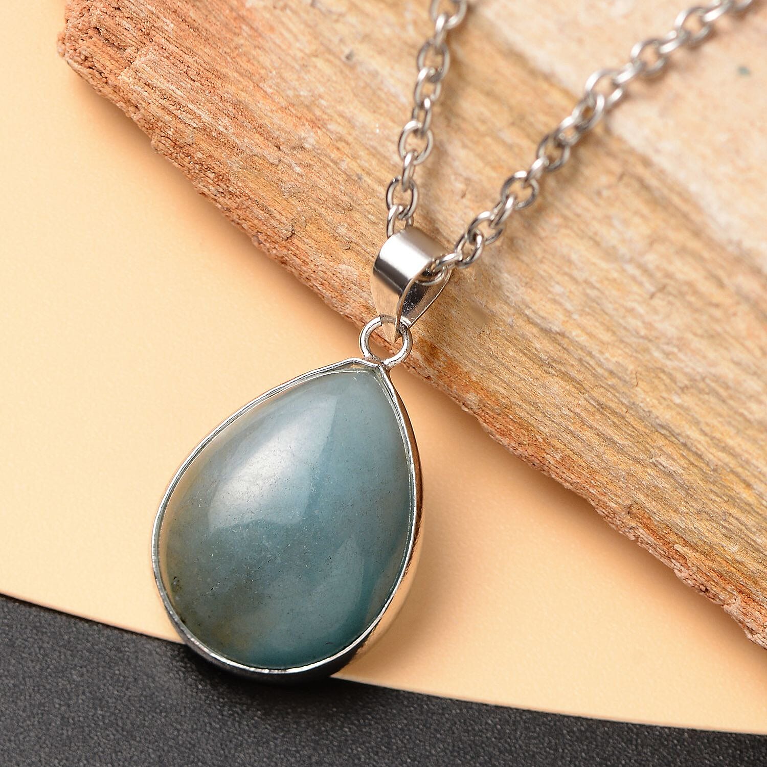 Aquamarine Pendant with Chain (Size - 20) 19.50 Ct.