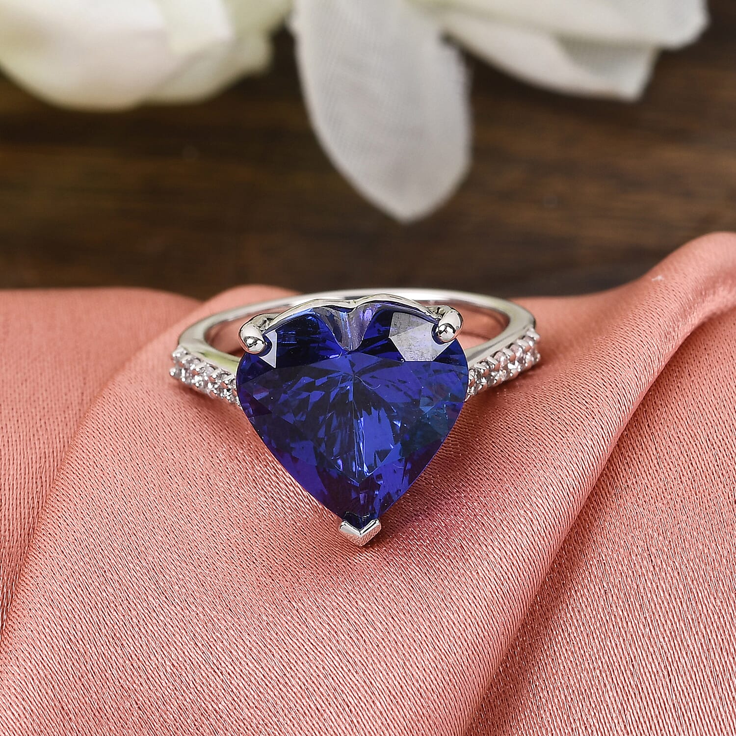 RHAPSODY 950 Platinum AAAA Tanzanite and Diamond (VS-E-F) Ring 8.13 Ct, Platinum wt 7.62 Gms
