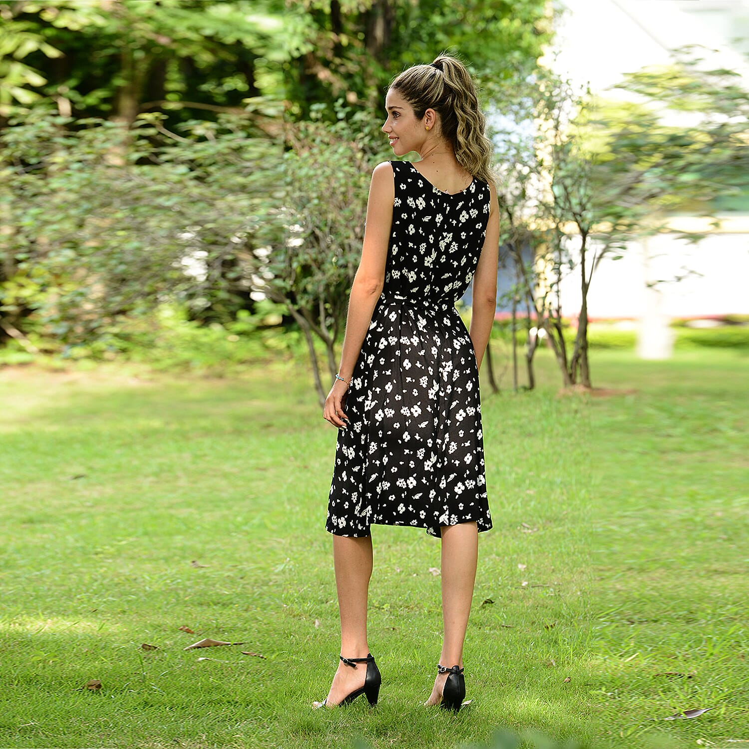 LA MAREY Viscose Striking Geometric Pattern Sleeveless Dress - Teal Green & Multi